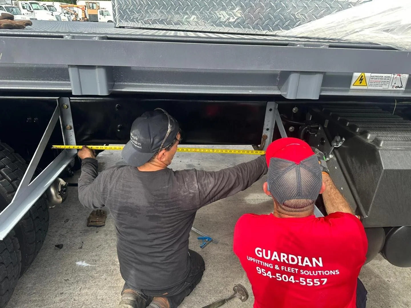 At Guardian we&rsquo;re all about precision and detail 💙❤️ #FleetManagement #Autoshop #upfitting #car #carcare #windowtinting #card #add #it #cardaddition