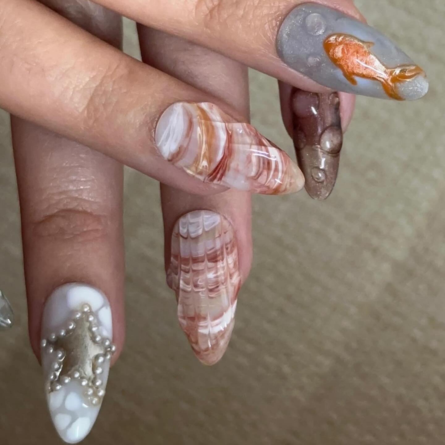 oh nour cleorrrr 🐚🦀

-
-
-
-

#gelnails #gelxnails #gelxapres #apresgelx #aura #apr&egrave;s #lanails #nails #nailsofinstagram #nailartist #3dnailart #handpaintednailart #nailart #nailinspo #nailsbyesco