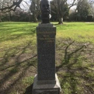 George Reid was prime minister from august 1904 to July 1905, he remind in office for 10 months and 17 days.
He was born on the 25 February 1845 in Johnstone, Renfrewshire, Scotland, with the family migrated to melboune in 1852.
He studied law and be