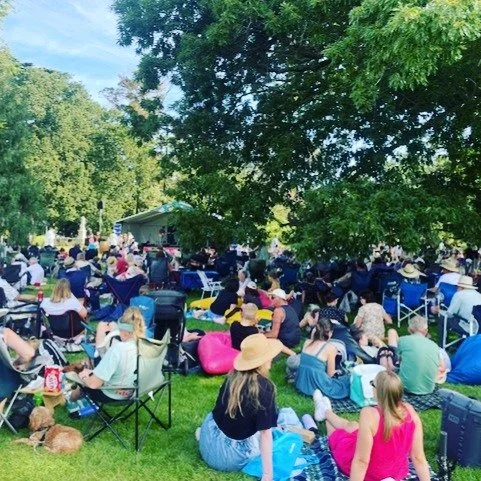 The beautiful Ballarat Botanical Gardens were buzzing this afternoon with picnickers and music-lovers enjoying @summersundaysballarat. 

What a way to spend a balmy summer afternoon, enjoying fantastic music and great food in a glorious setting!

Wer