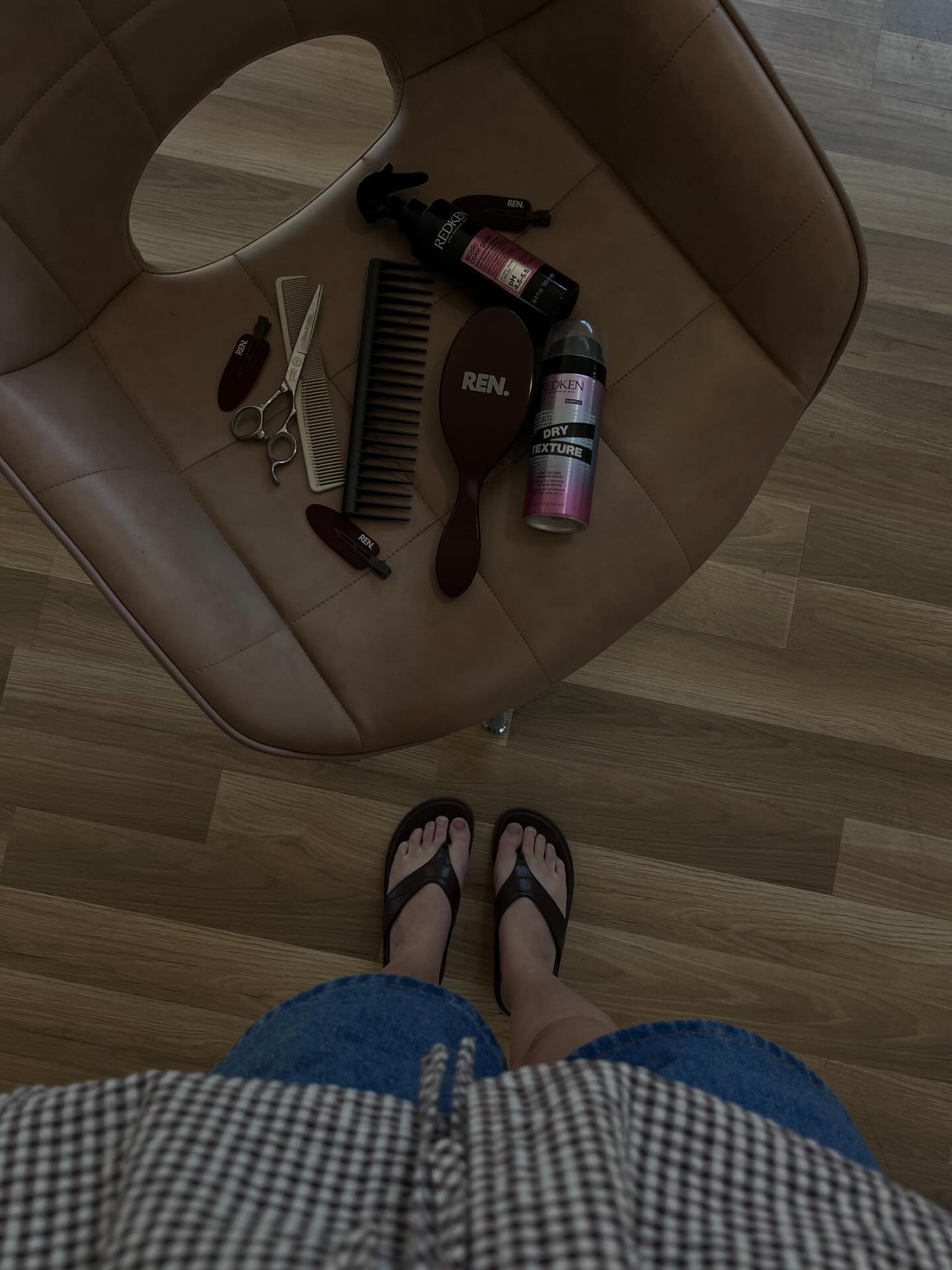 Behind the chair essentials 💅

Texture spray- @redkenpro_anz 
Brush &amp; Clips- @ren_haircare 
Acidic Gloss leave In treatment- @redkenpro_anz 
Wide tooth comb- @dyson_anz 
Scissors &amp; Comb- @oliviagarden_int