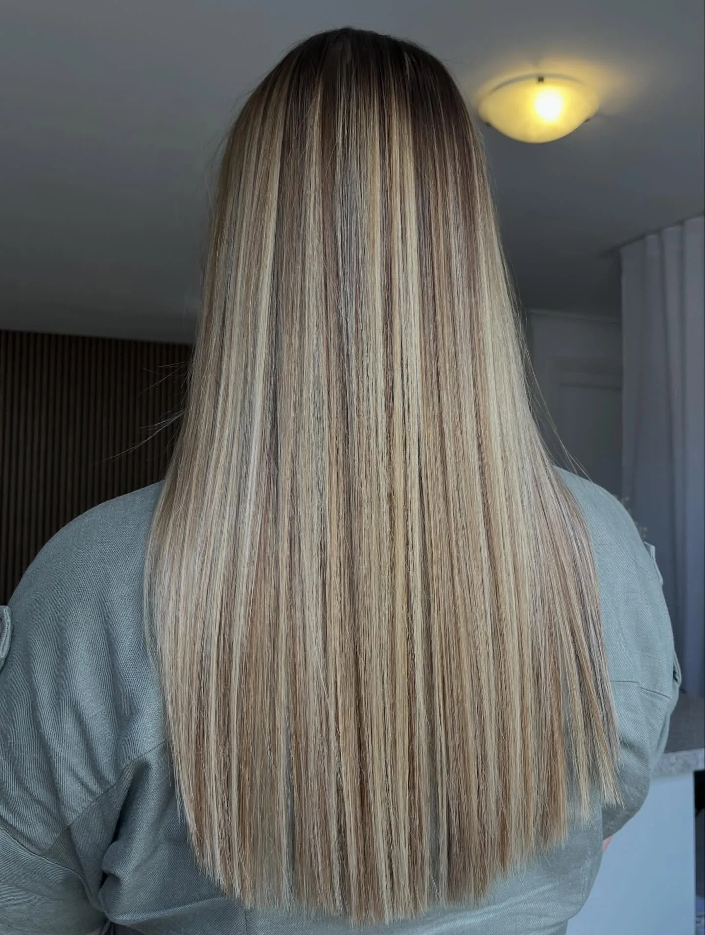 Soft and intentional ✨

Creating a cleaner and softer canvas for her next visit with me. Carefully lifting through the hair while brightening and maintaining integrity the whole way. 

#centralcoasthairdresser #ettalongbeach #hairdresser #blonde #sof