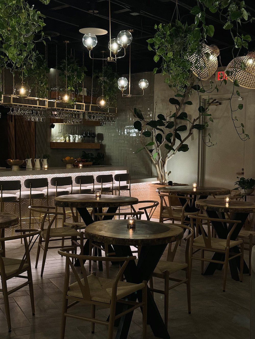 Luna Bistro & Cafe