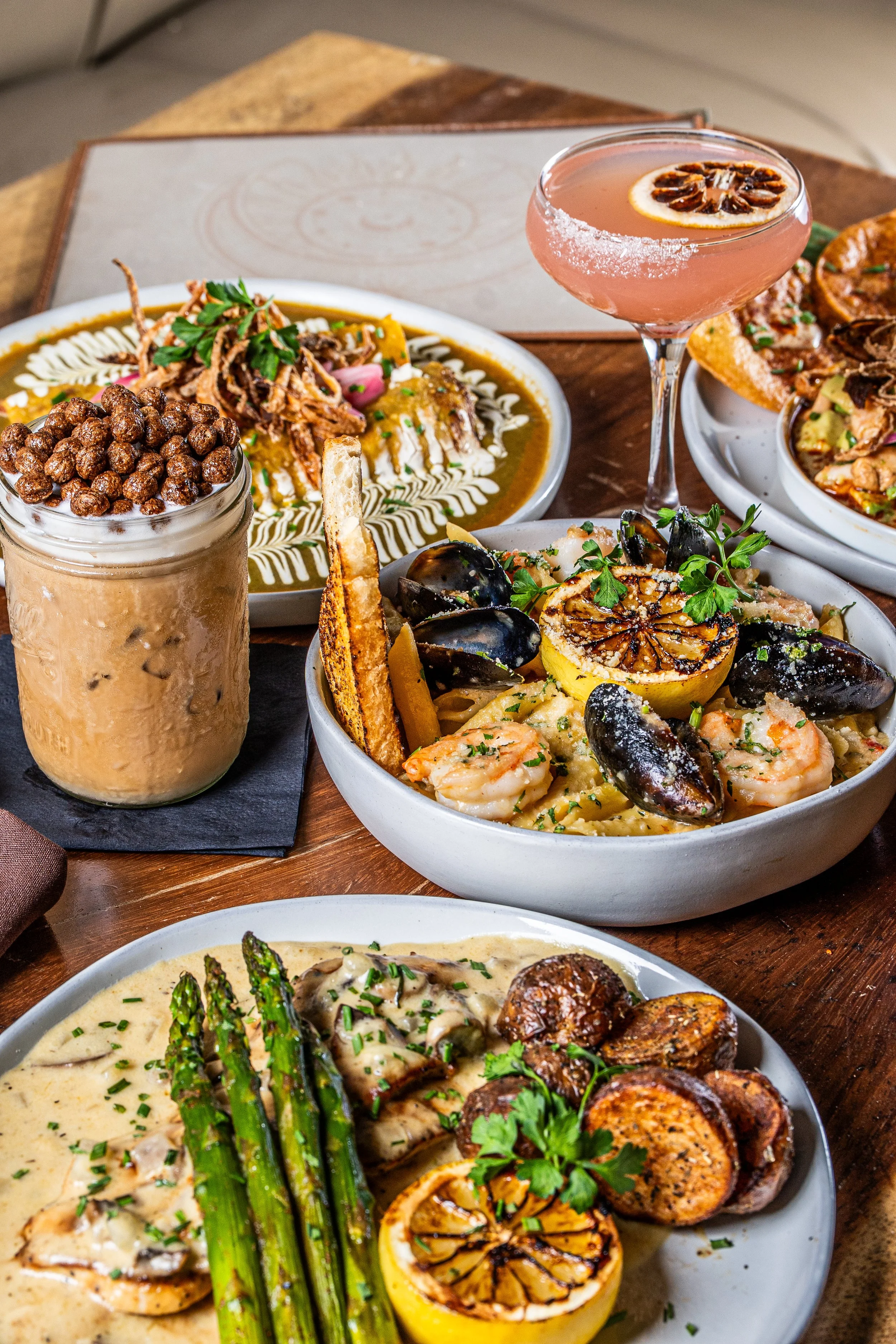 LUNA Bistro & Cafe