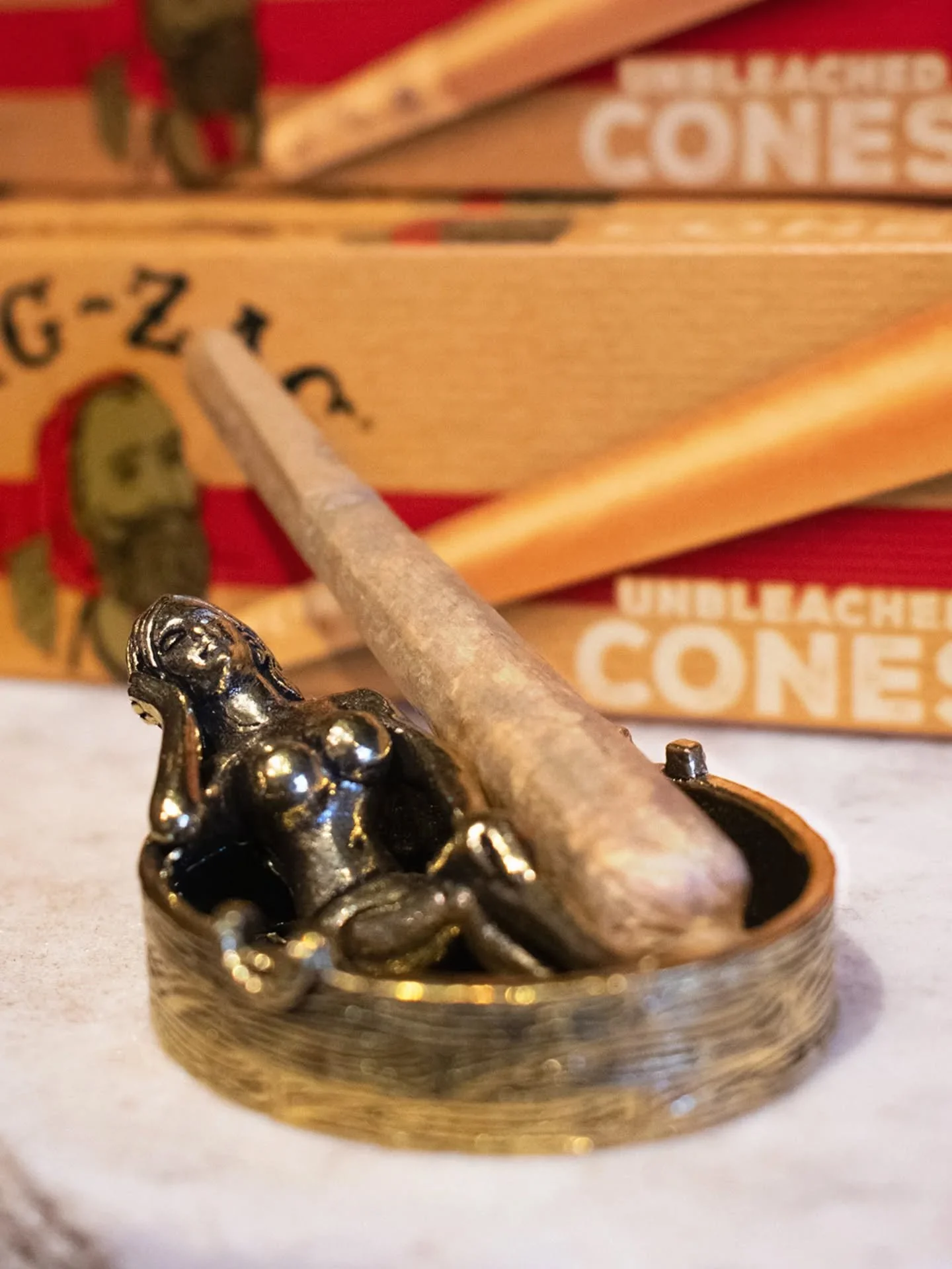 Sometimes you just need a time out 💨

#herbalsmoke #zigzag #herbalsmokeblend #apothecary