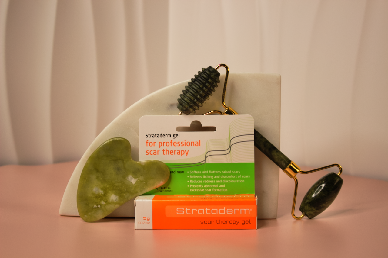 Strataderm Scar Therapy Gel & Gua Sha Set.png