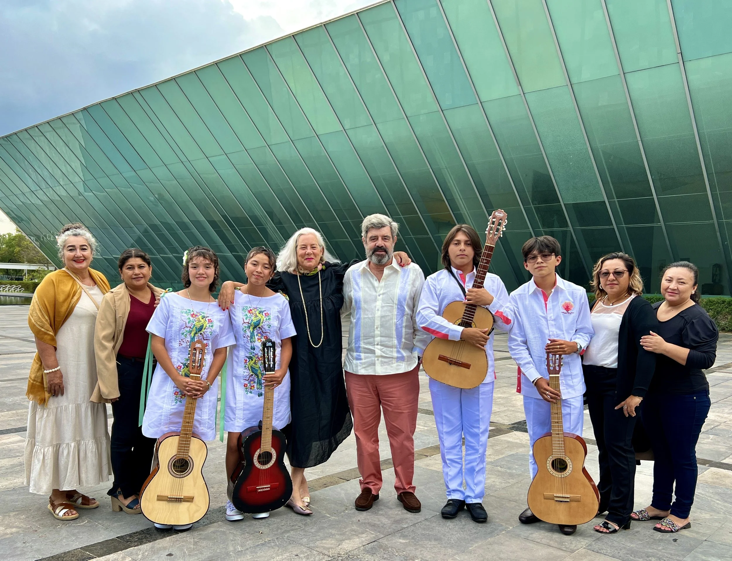 2UNAM Group.jpg