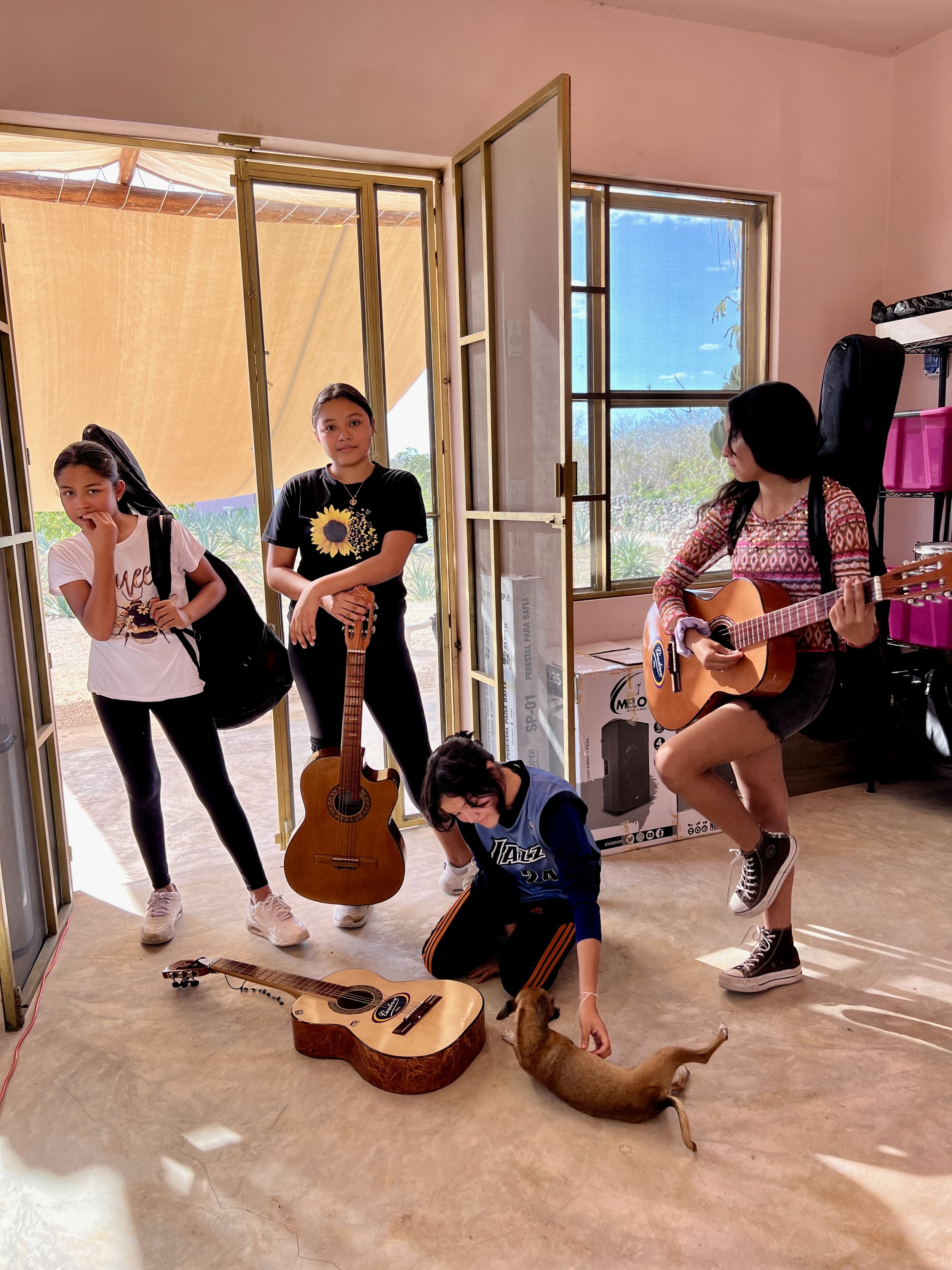 33Guitar Girls.jpg