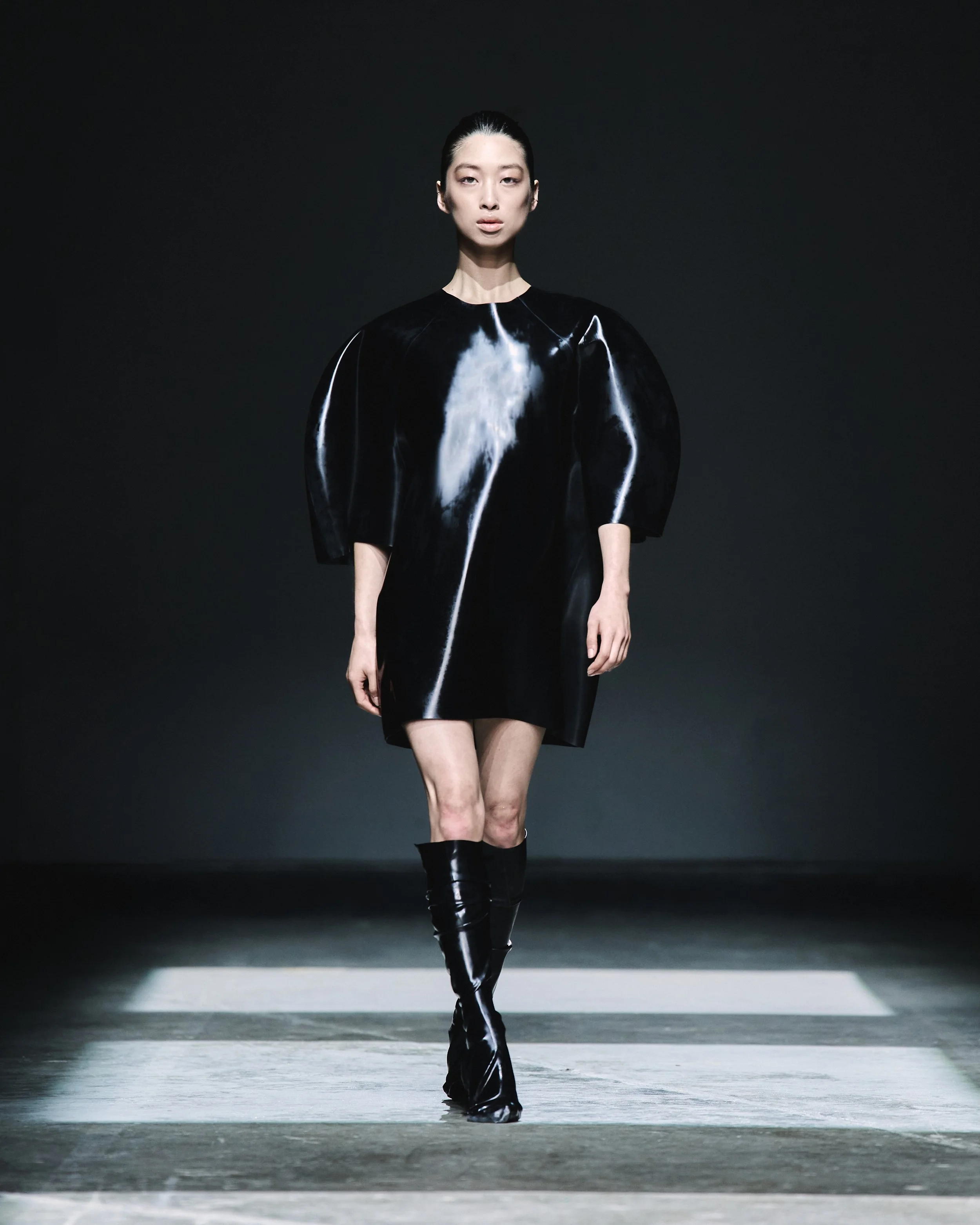 HARRI RUNWAY PC - Alexis White 03.jpg