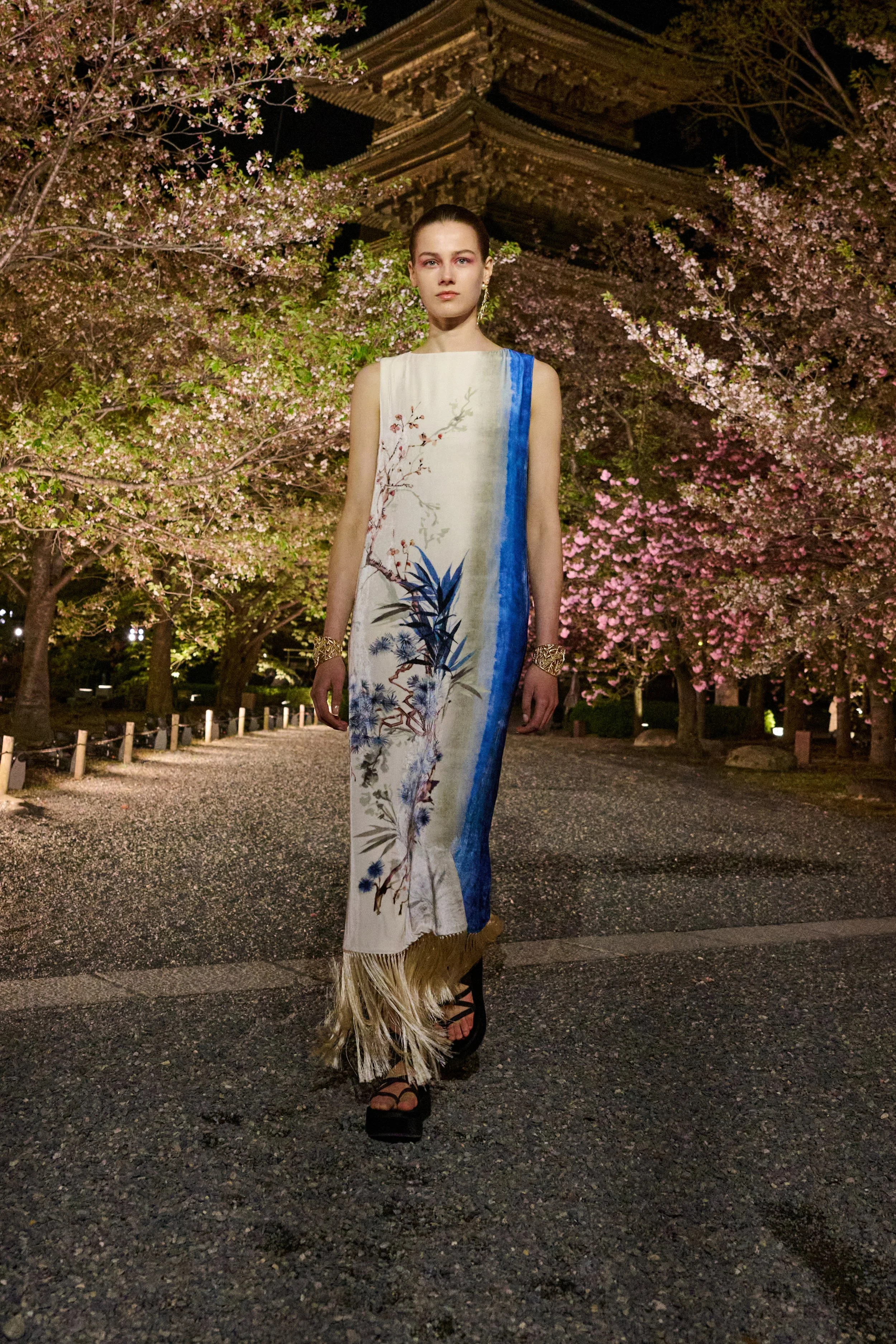 DIOR_W_RTW_FALL25_KYOTO_LOOK_16.jpg