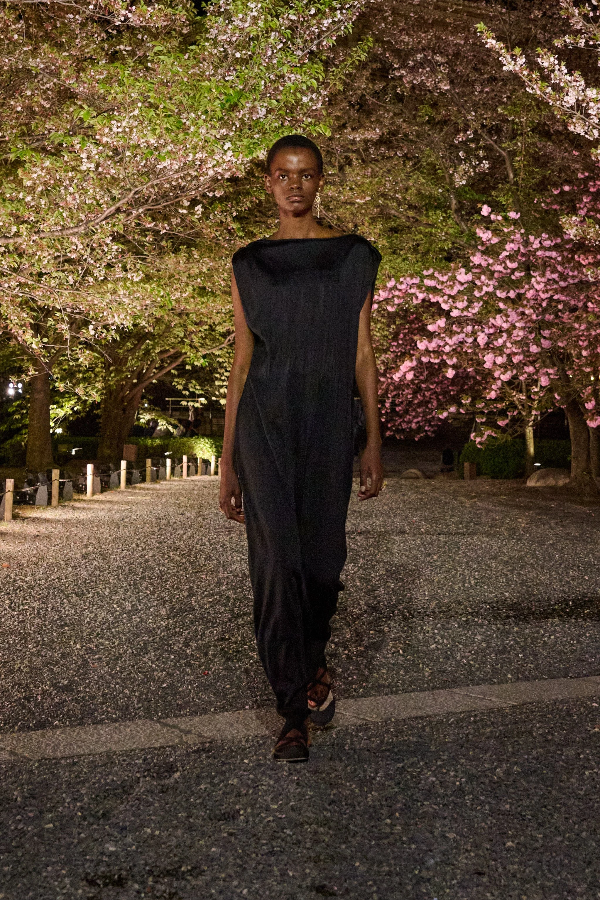 DIOR_W_RTW_FALL25_KYOTO_LOOK_06.jpg
