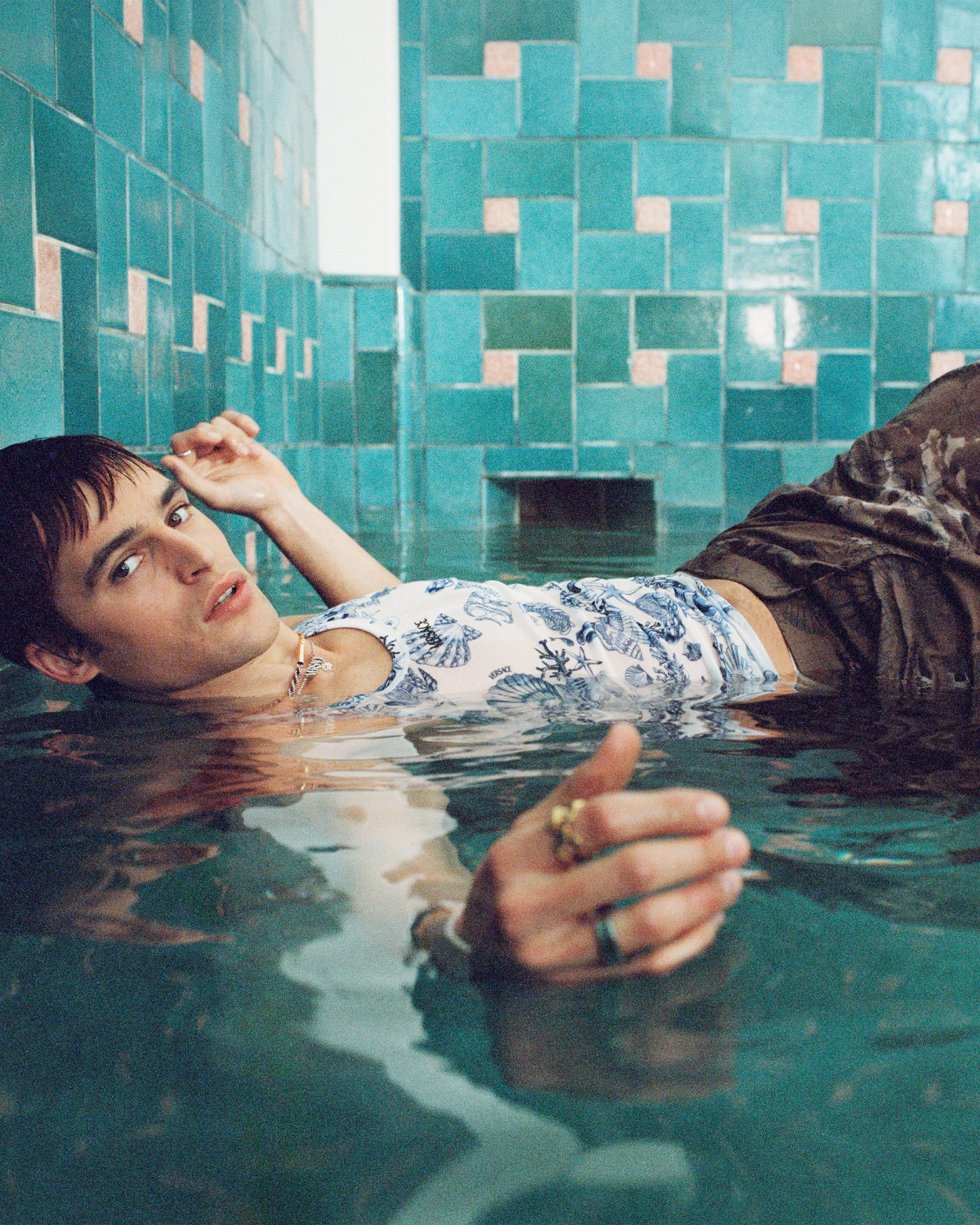 VERSACE LA VACANZA CAMPAIGN 2025 - Image (6).jpg