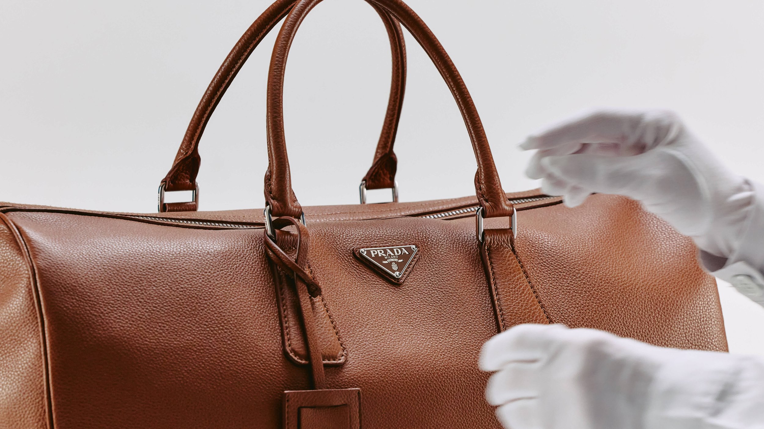Prada Uomo_Making Of_Cognac bag_21.jpg
