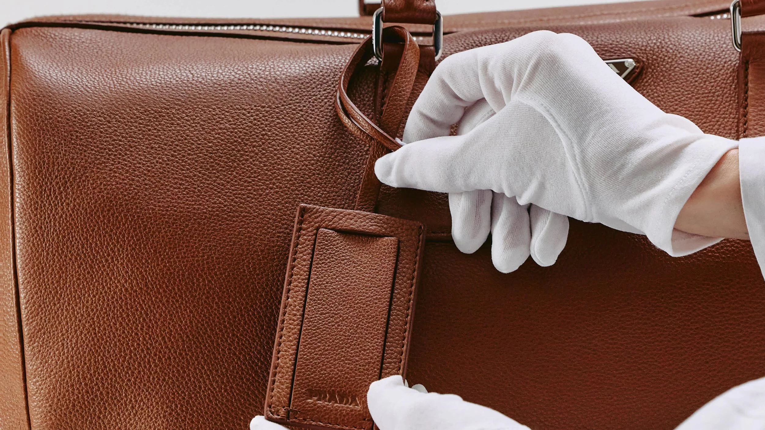 Prada Uomo_Making Of_Cognac bag_20.jpg