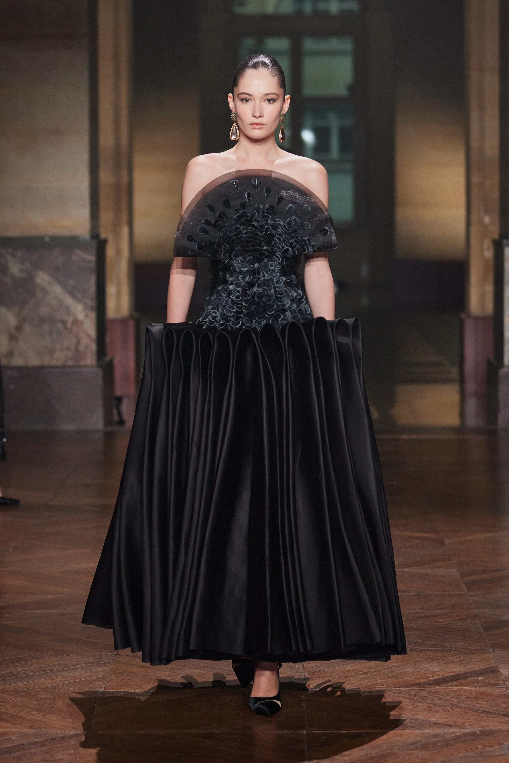Hobeika_fw26_runway_press_look50.jpg