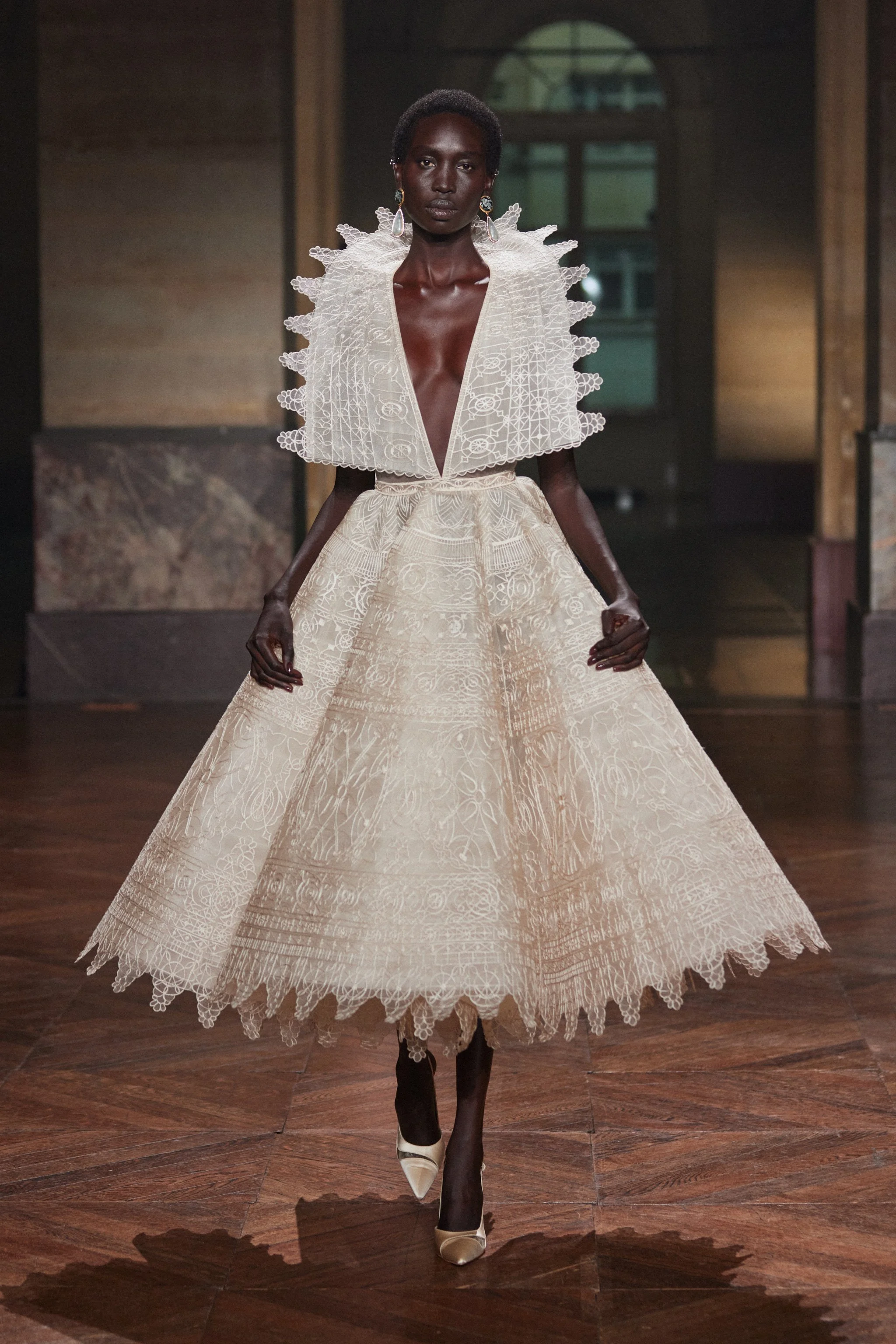 Hobeika_fw26_runway_press_look31.jpg