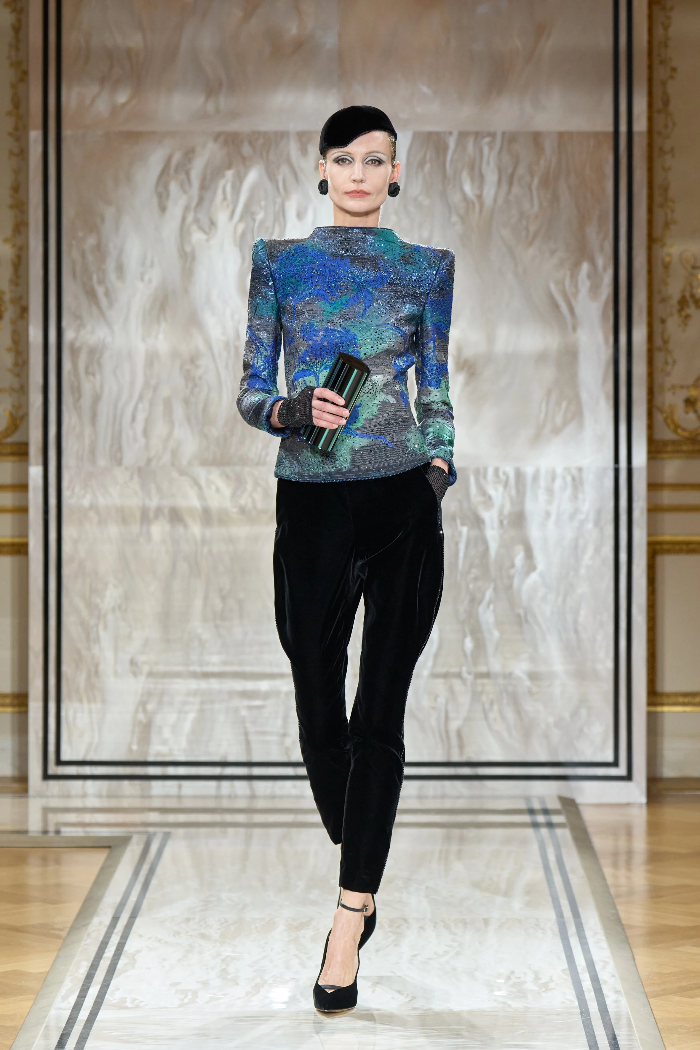 Look 02.jpg