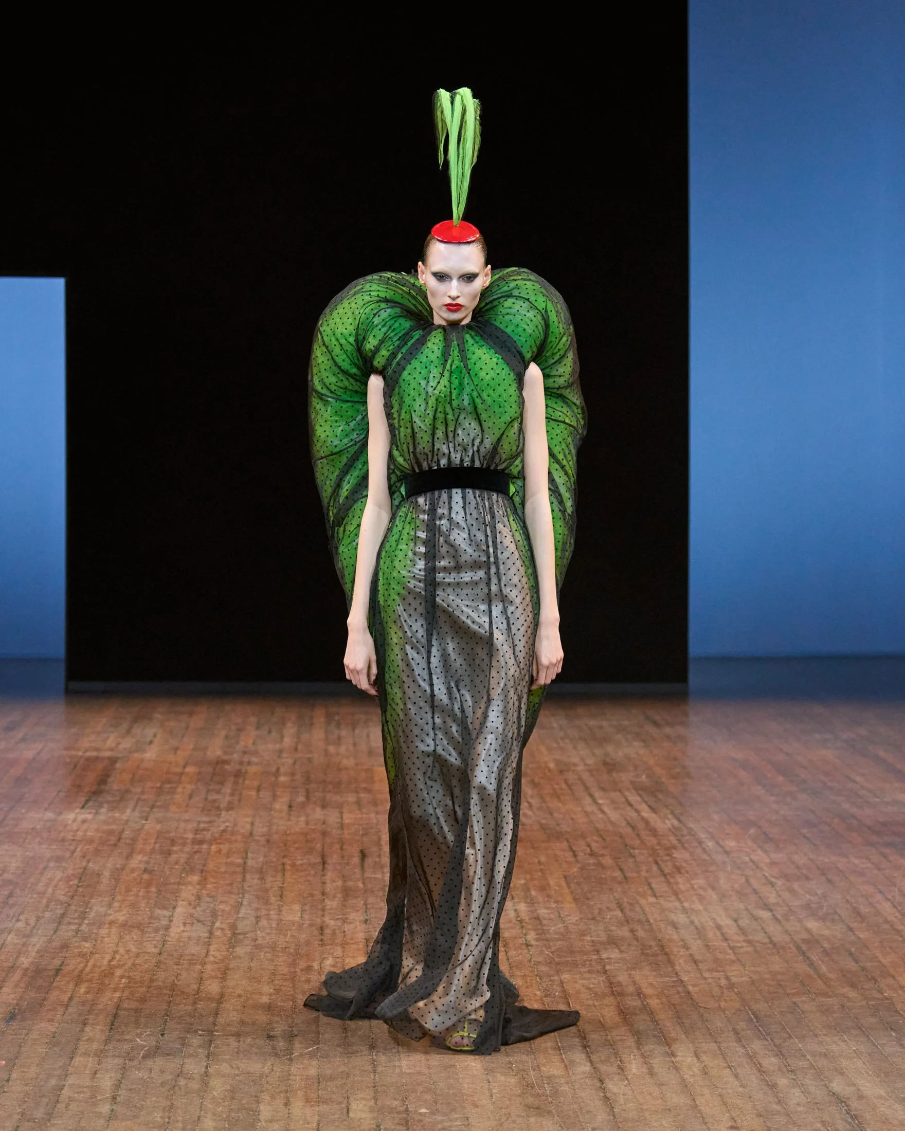 Viktor & Rolf HC F25 LOOK 019.jpg