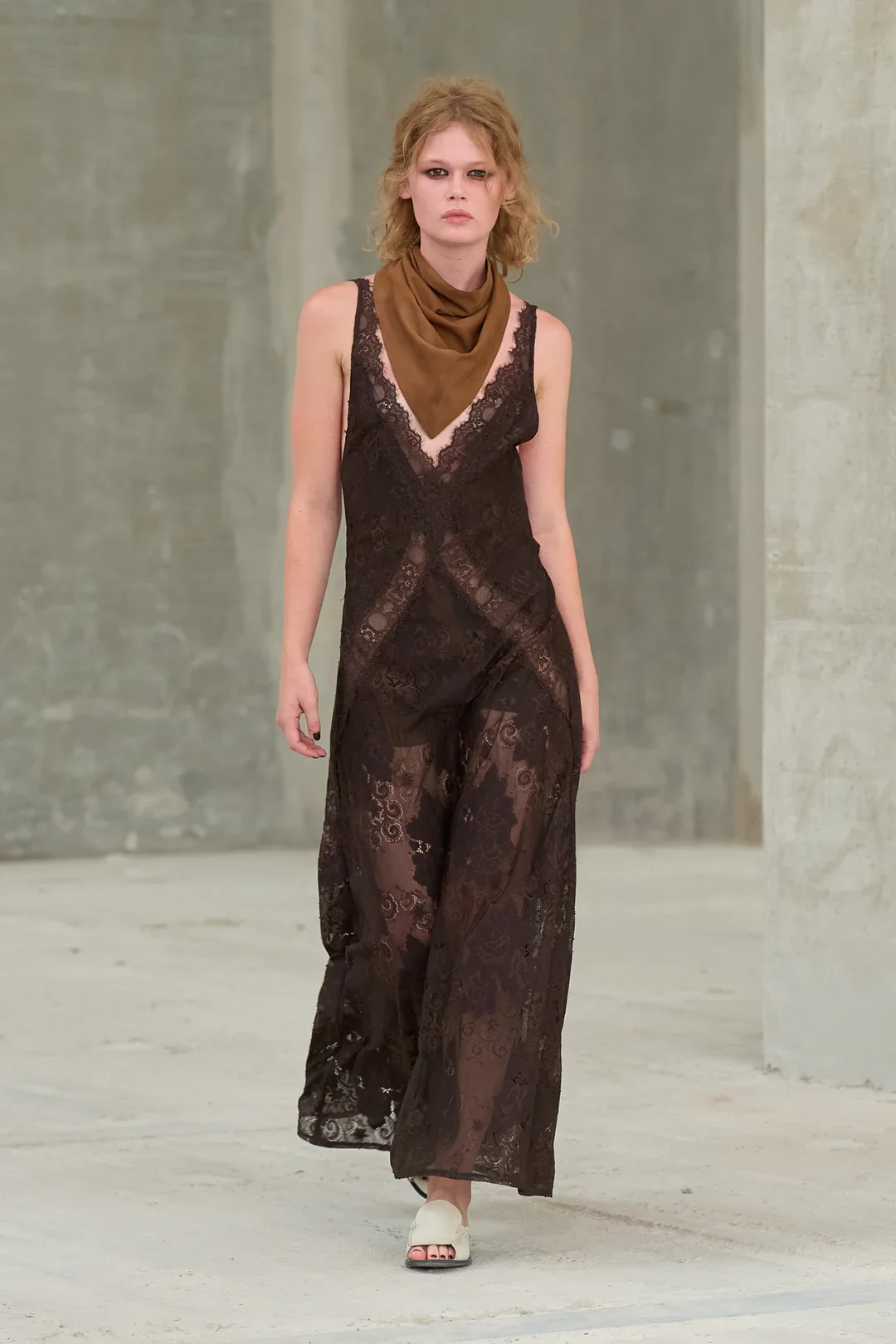 SS26-Copenhagen-Fashion-Week-Herskind-Runway-2x3-James-Cochrane-23_ae73e05b-f504-478e-8278-12ad7e440538.jpg.webp