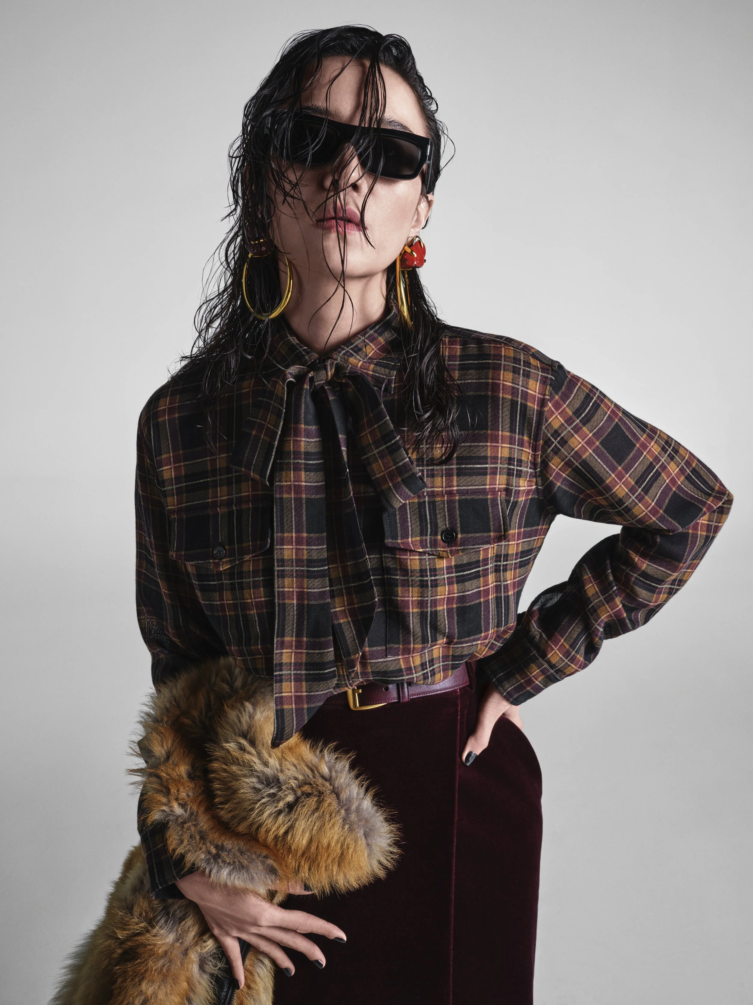 SAINT LAURENT_GRAY_SORRENTI_FALL25_02_HR.jpg
