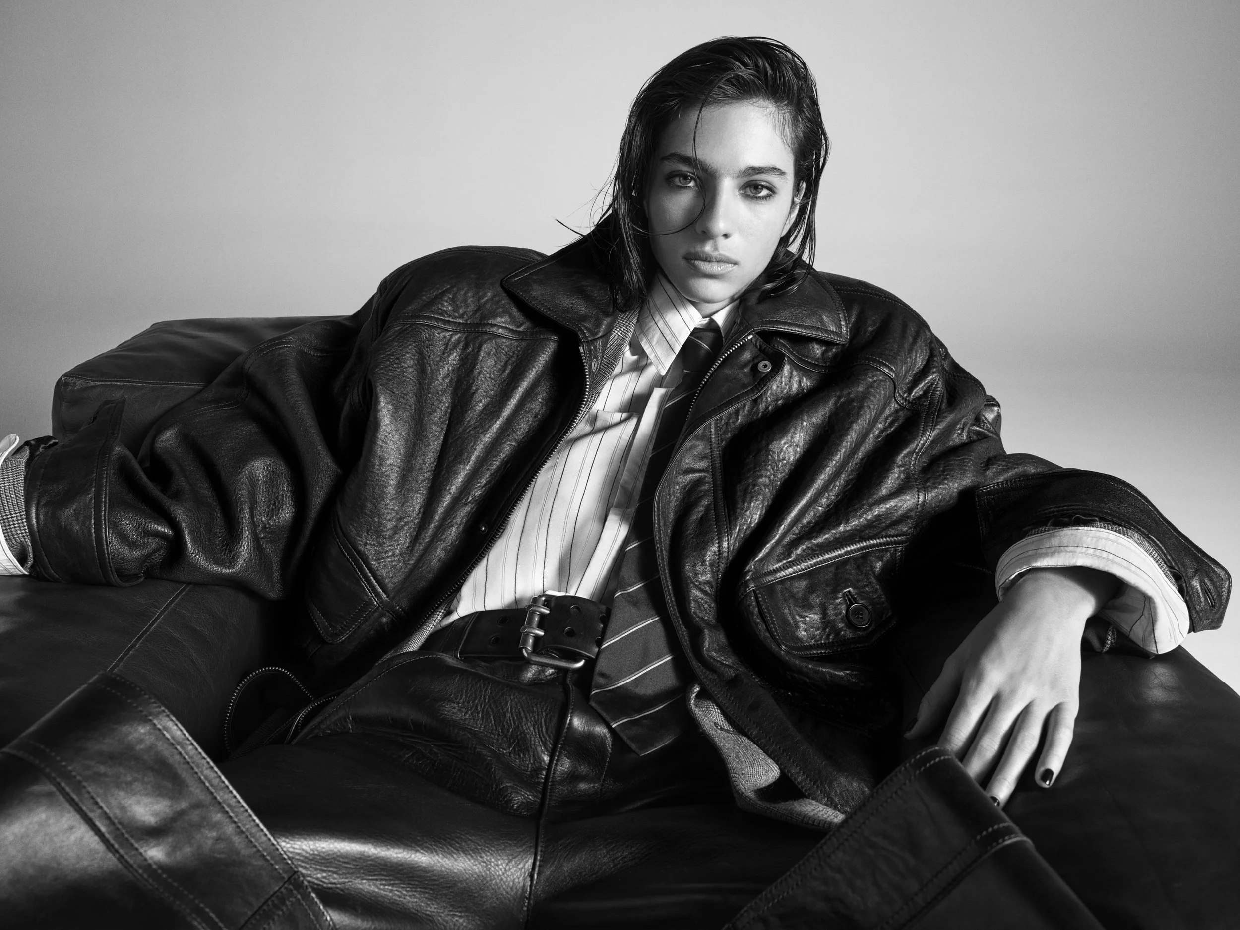SAINT LAURENT_GRAY_SORRENTI_FALL25_04_HR.jpg