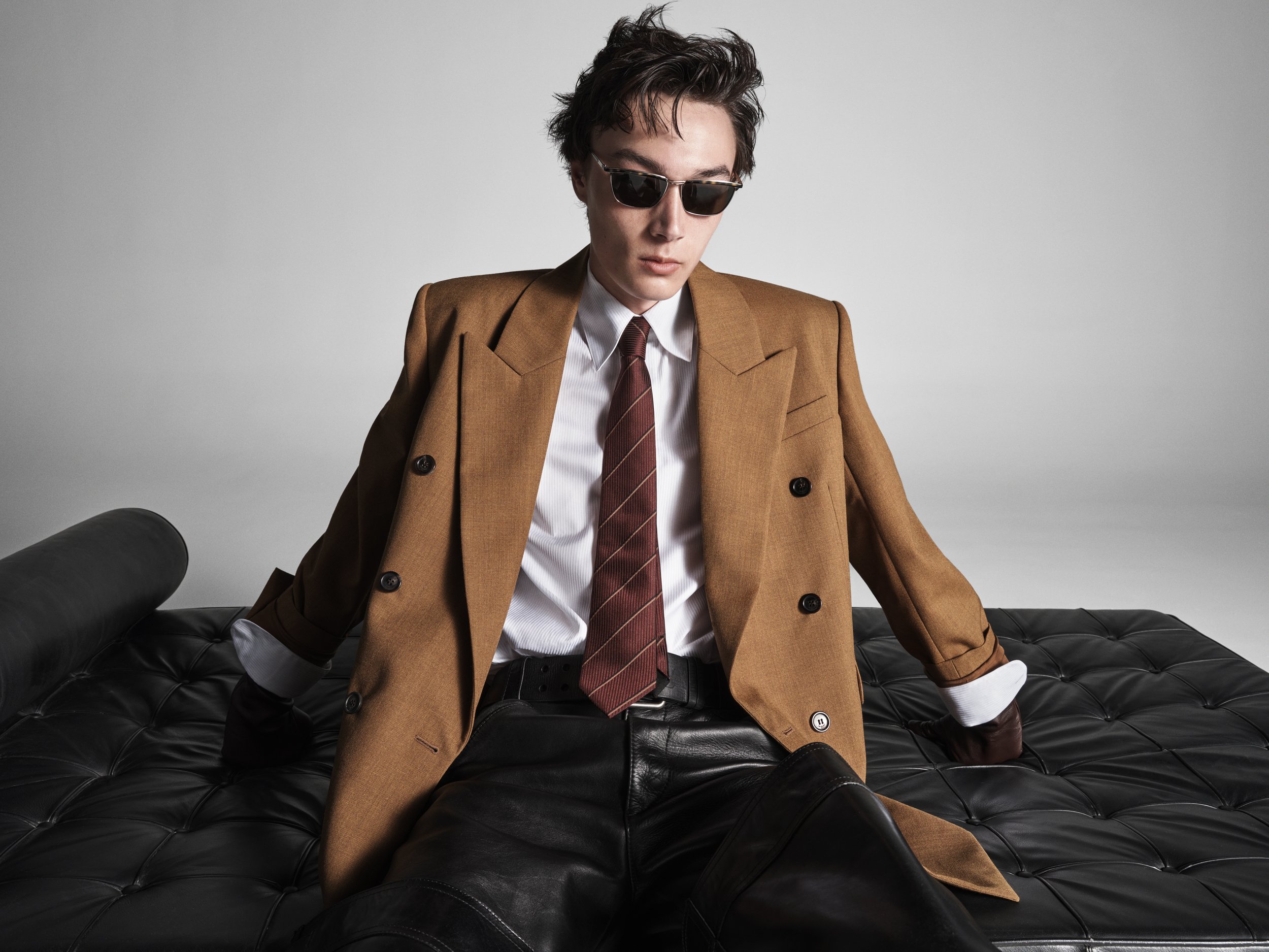 SAINT LAURENT_GRAY_SORRENTI_FALL25_10_HR.jpg