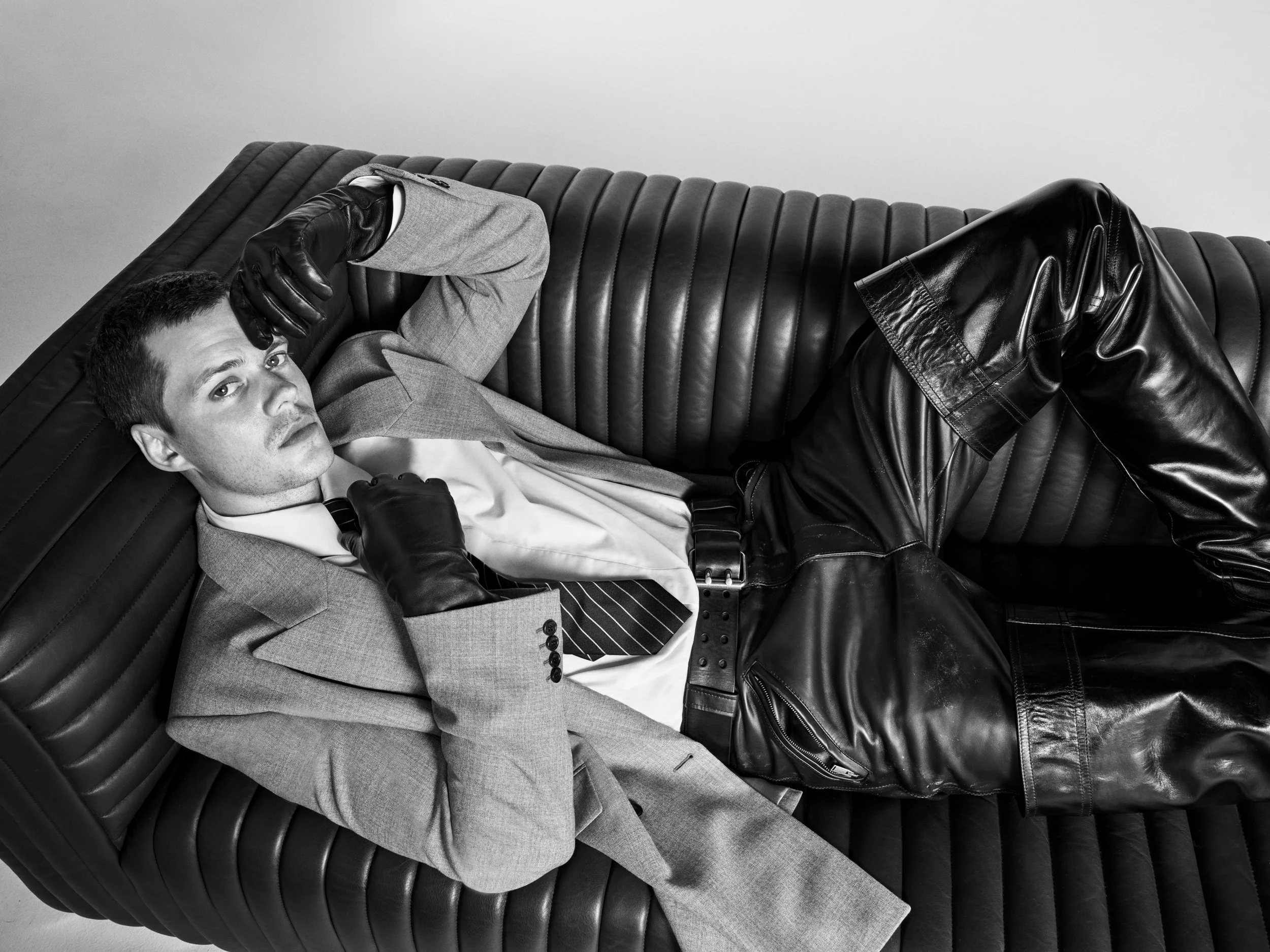 SAINT LAURENT_GRAY_SORRENTI_FALL25_12_HR.jpg