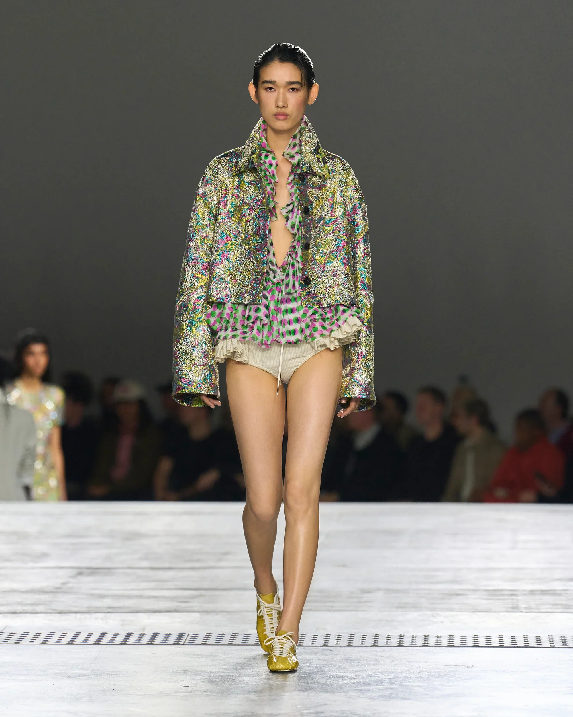 DRIES_VAN_NOTEN_SS26_3278x4098_LOOKS_17.jpg.webp