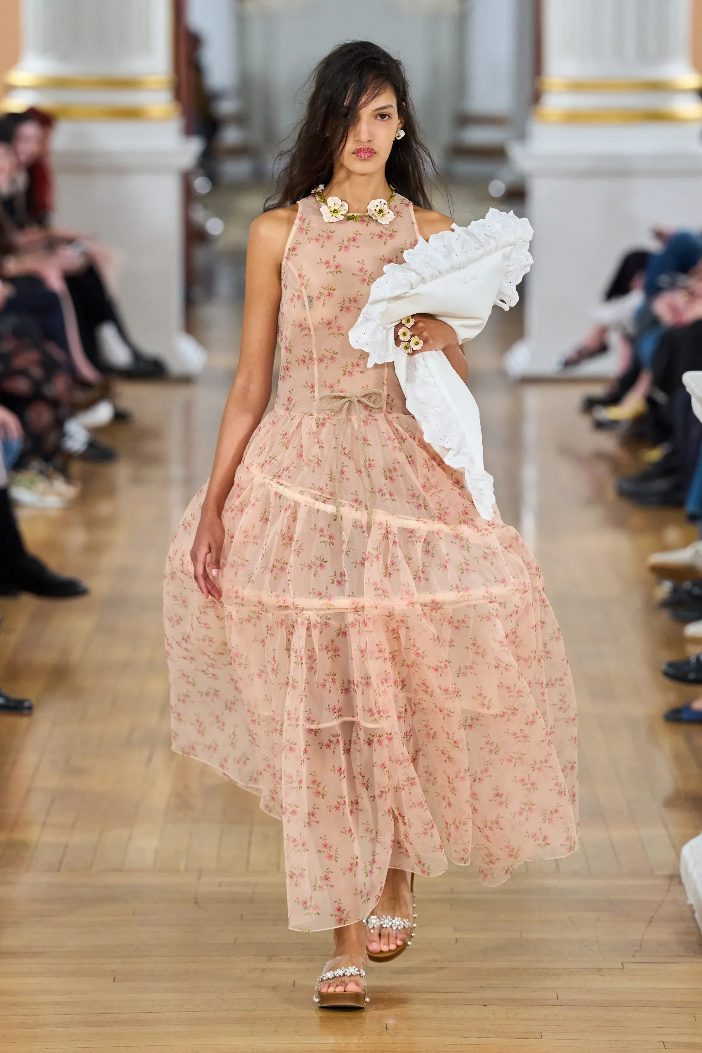 00054-simone-rocha-spring-2026-ready-to-wear-credit-gorunway.jpg.webp