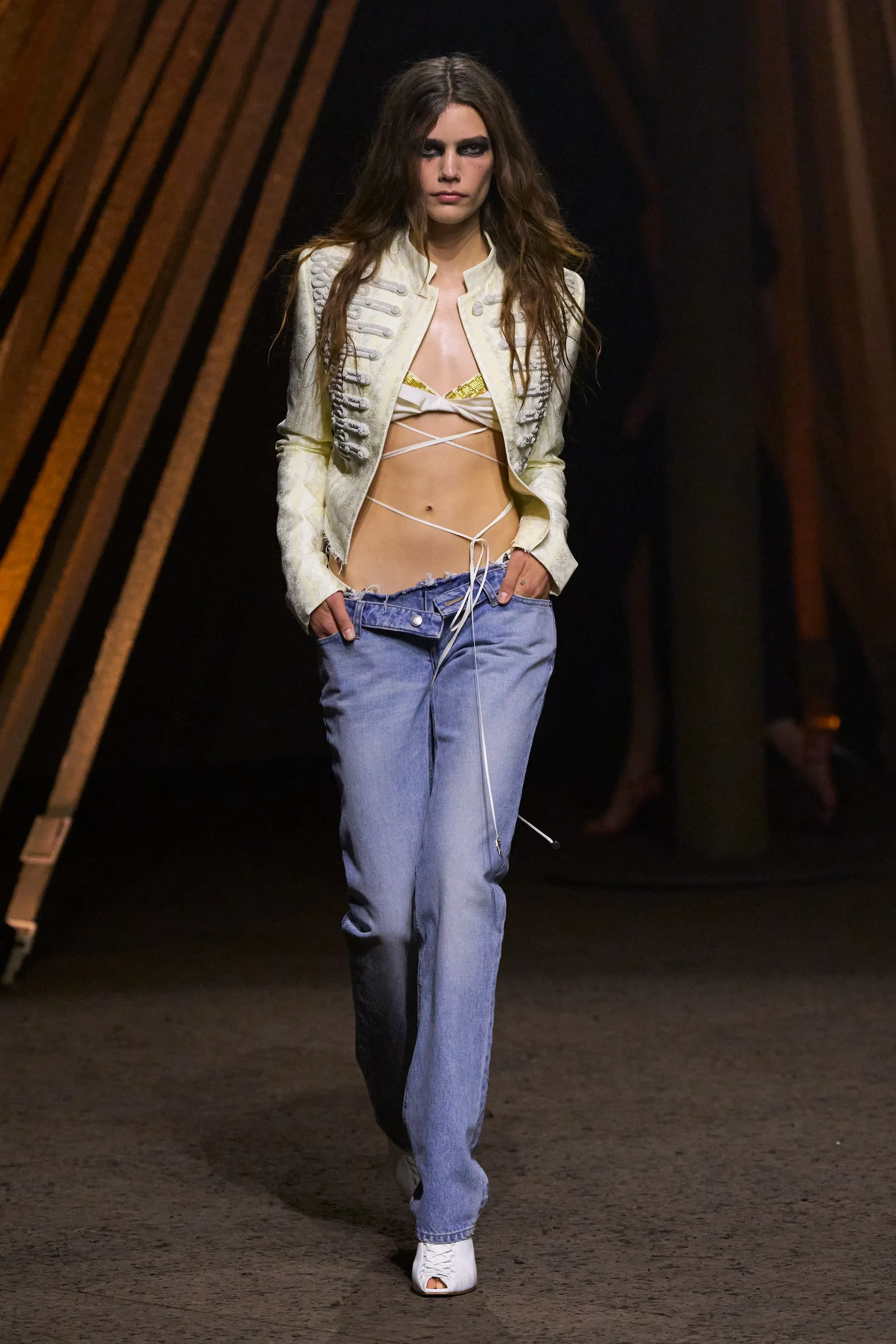 00012-mcqueen-spring-2026-ready-to-wear-credit-gorunway.jpg.webp