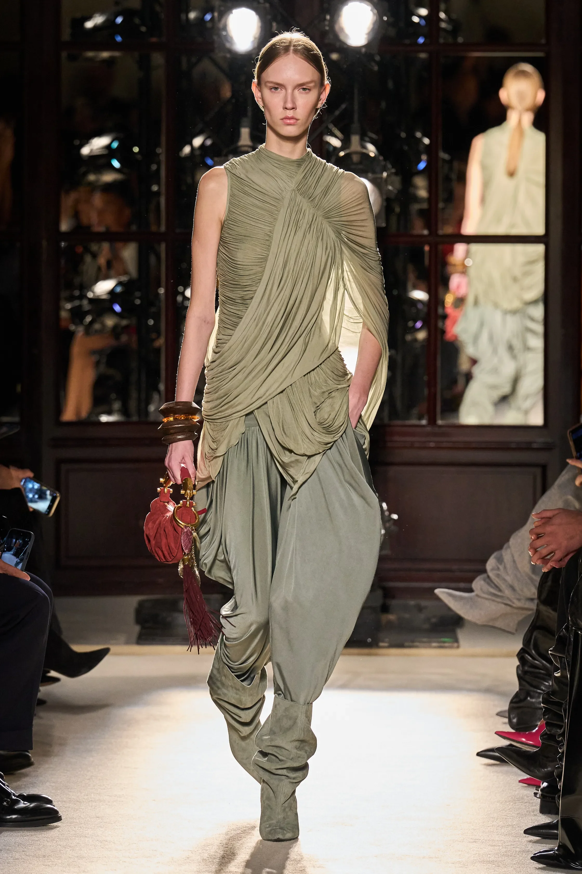 00004-balmain-spring-2026-ready-to-wear-credit-gorunway.jpg.webp