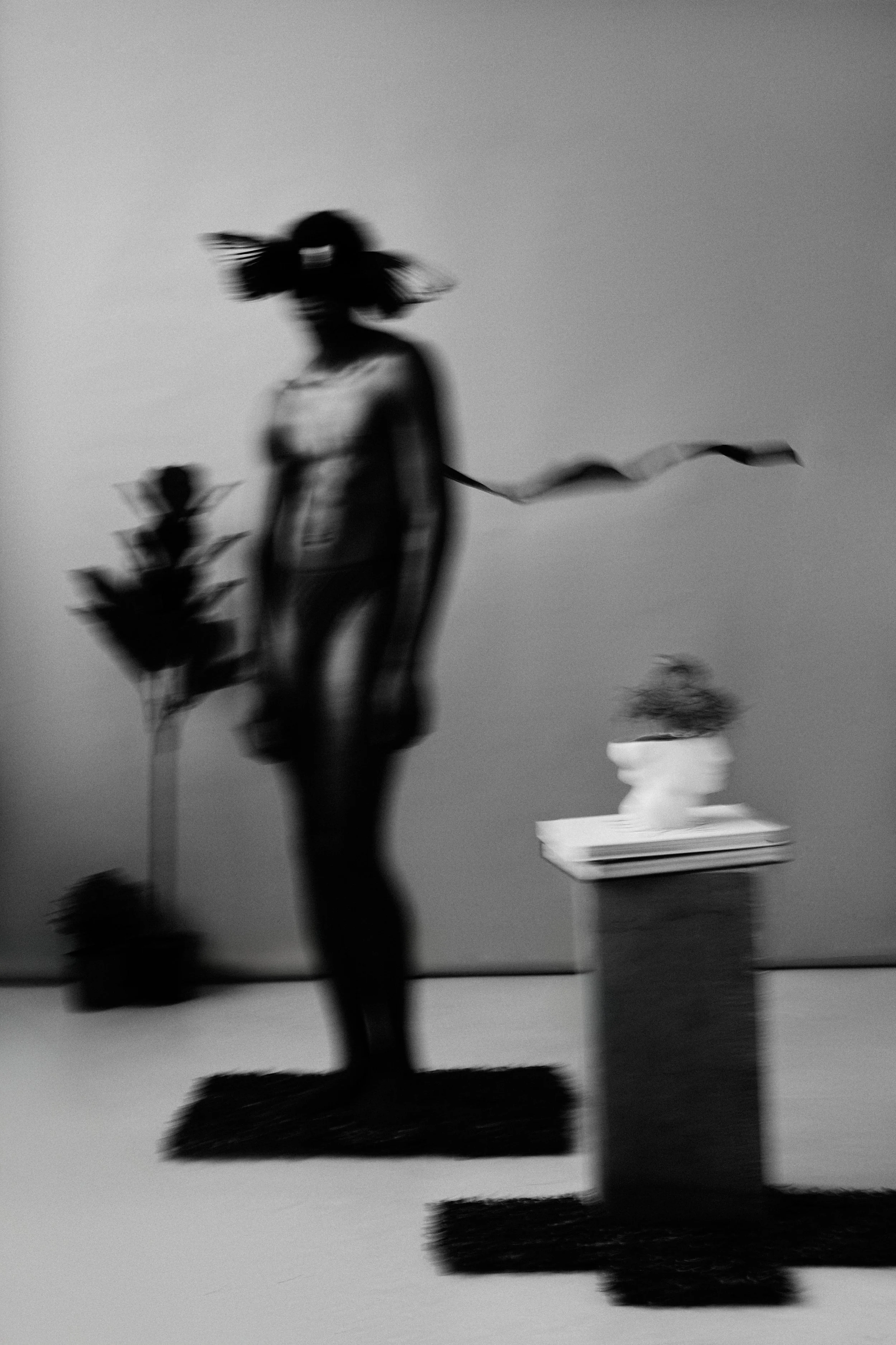 ro creative 910798.jpg