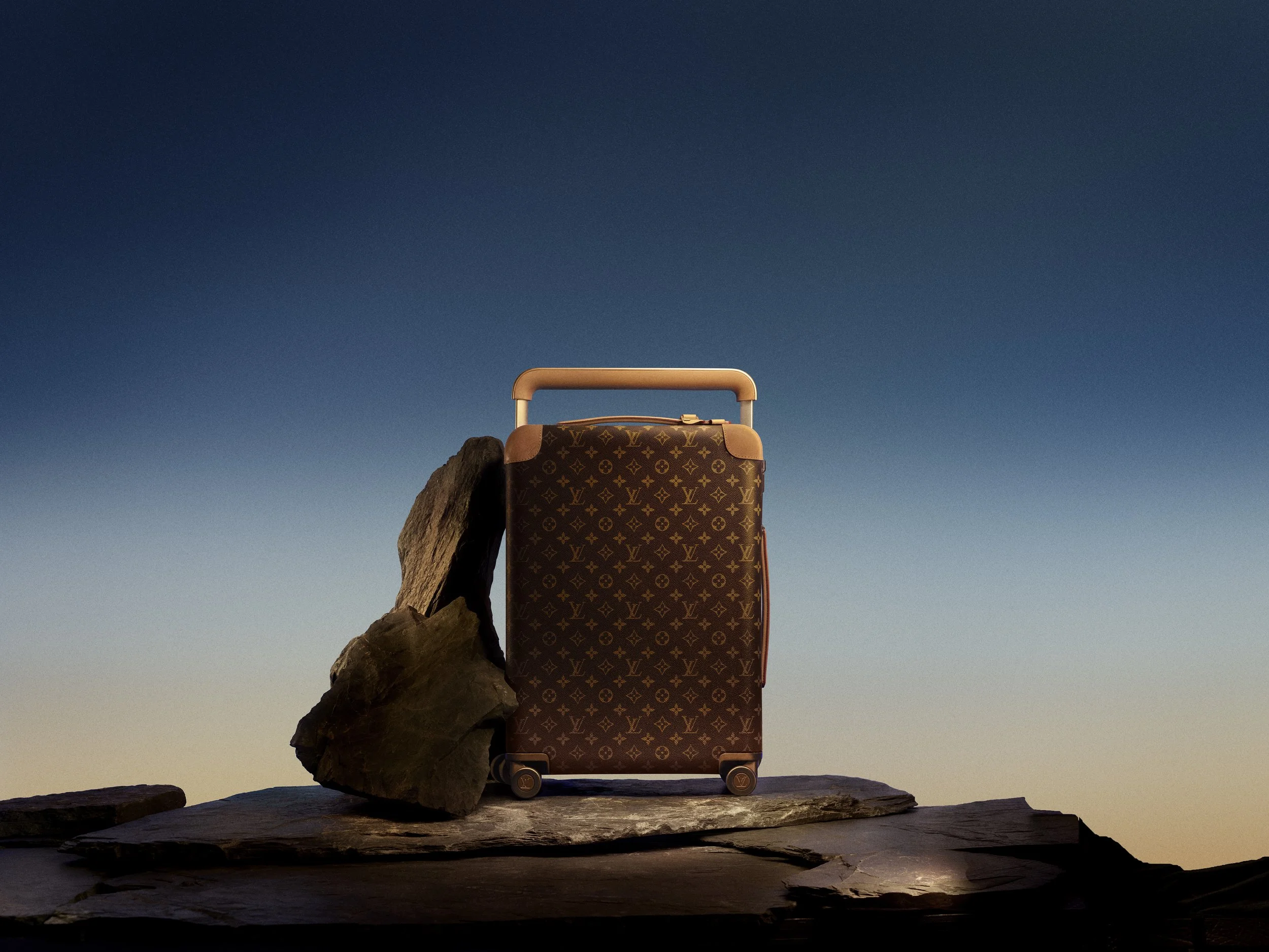 LOUIS VUITTON HOLIDAY 2025 CAMPAIGN - HORIZON 55 @Peter Langer.jpg
