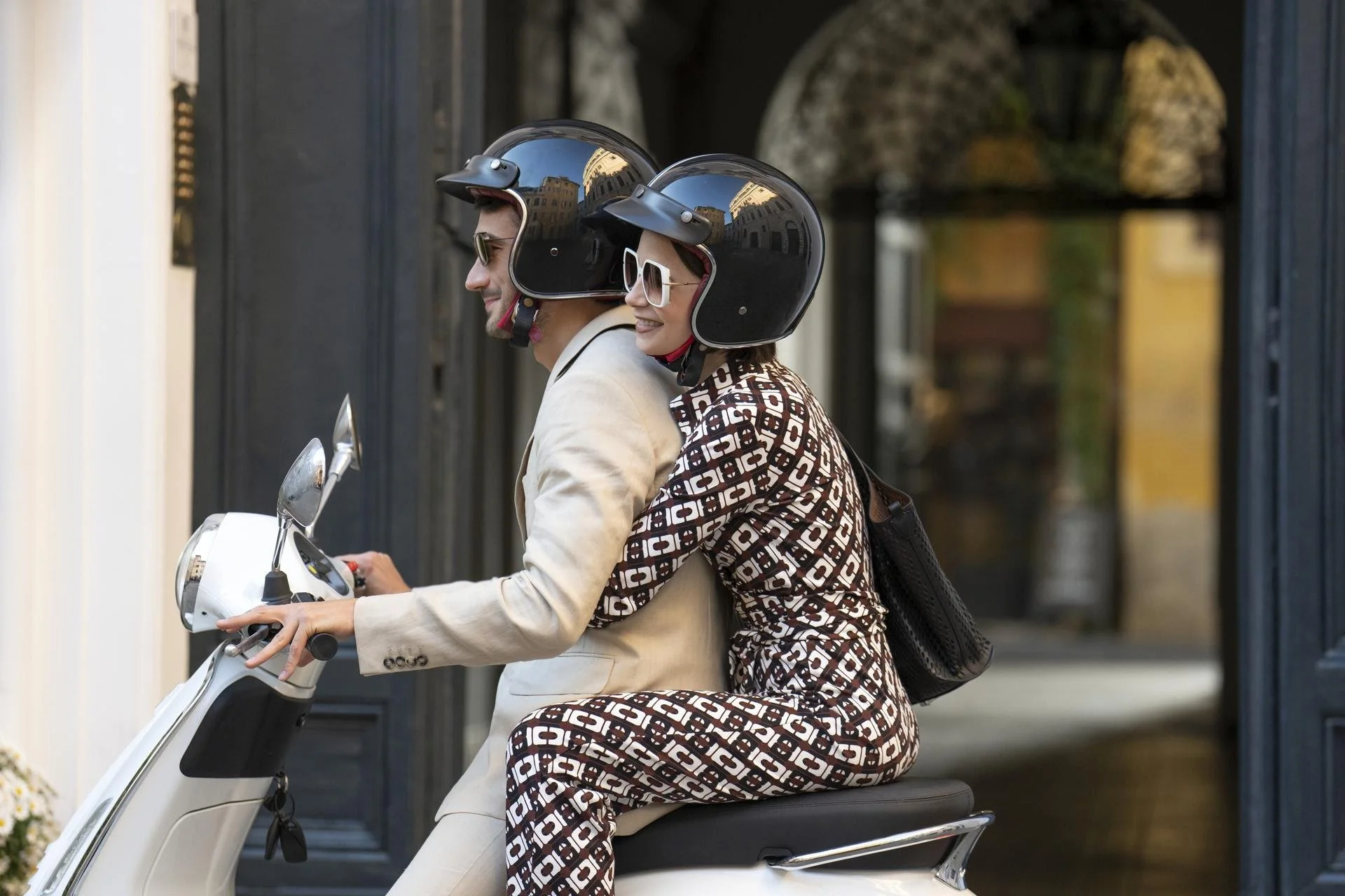 LA DOLCE VITA: EMILY IN PARIS EXPLORES ITALY IN NETFLIX’S SEASON 5 TRAILER 