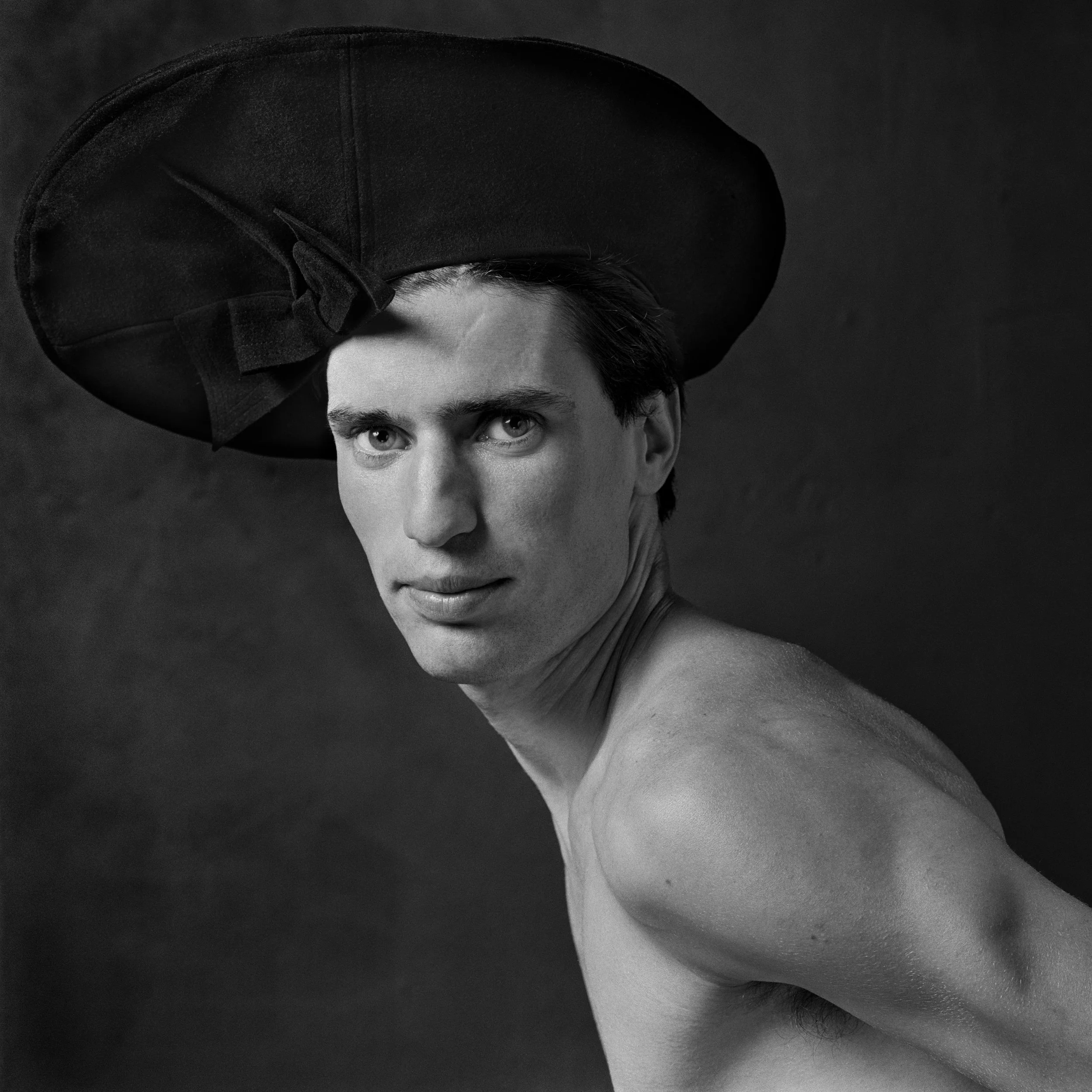 erwin-olaf-ladies-hats-hennie-1985.jpg