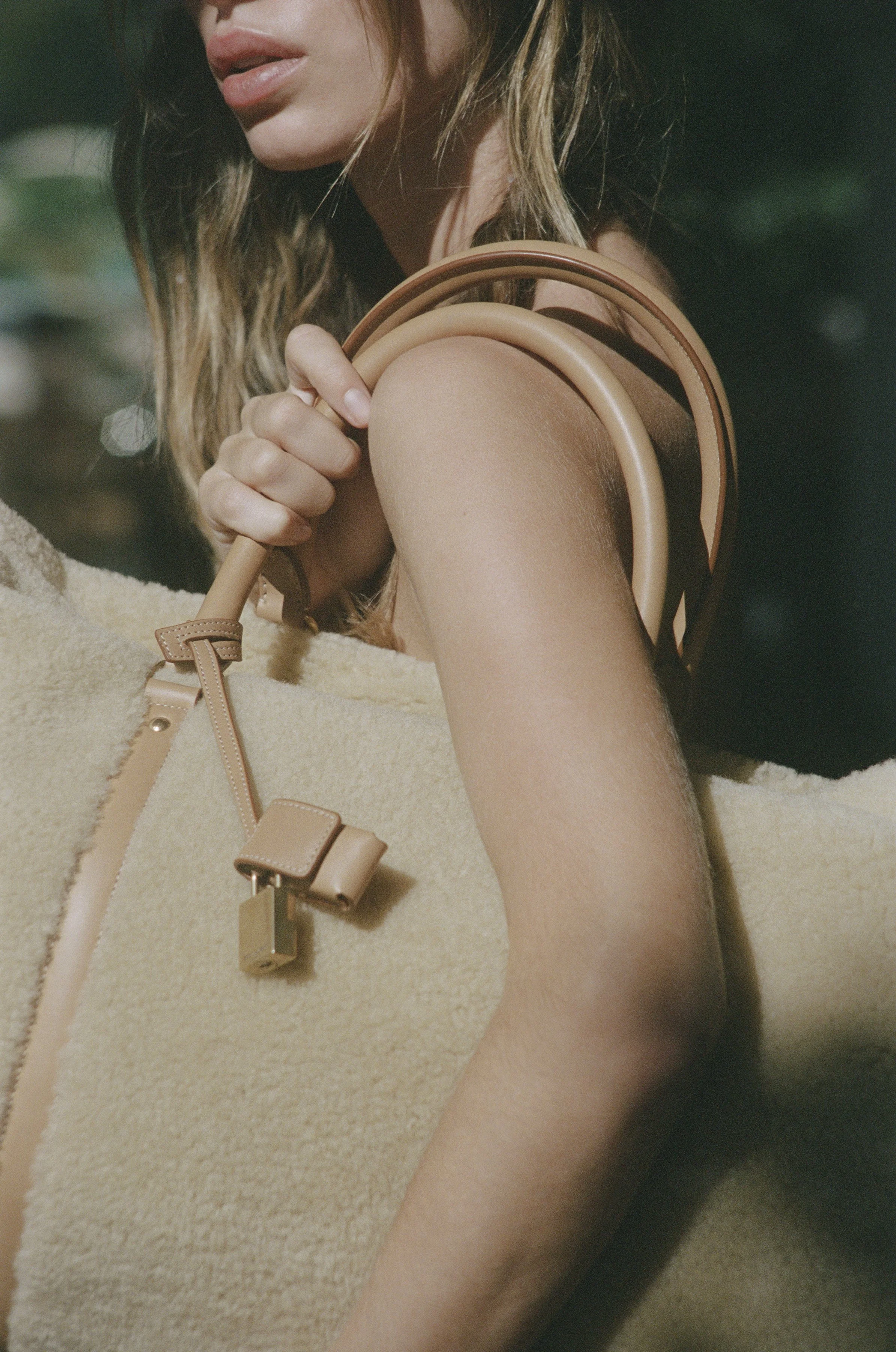 SAINT LAURENT RIVE DROITE_SNOW_EDITION_21_HR.jpg