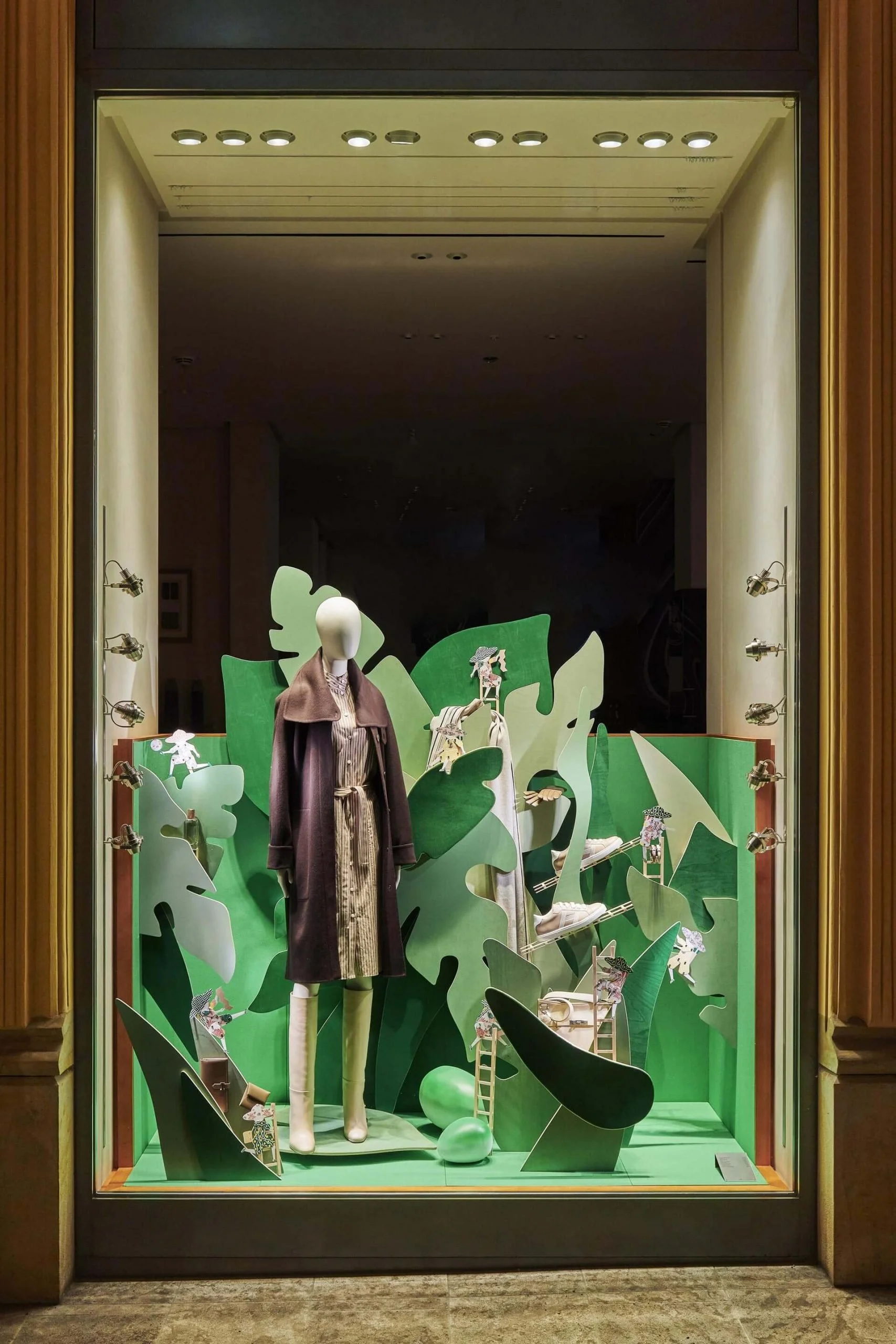 hermes-window-spring21-3-scaled.jpg