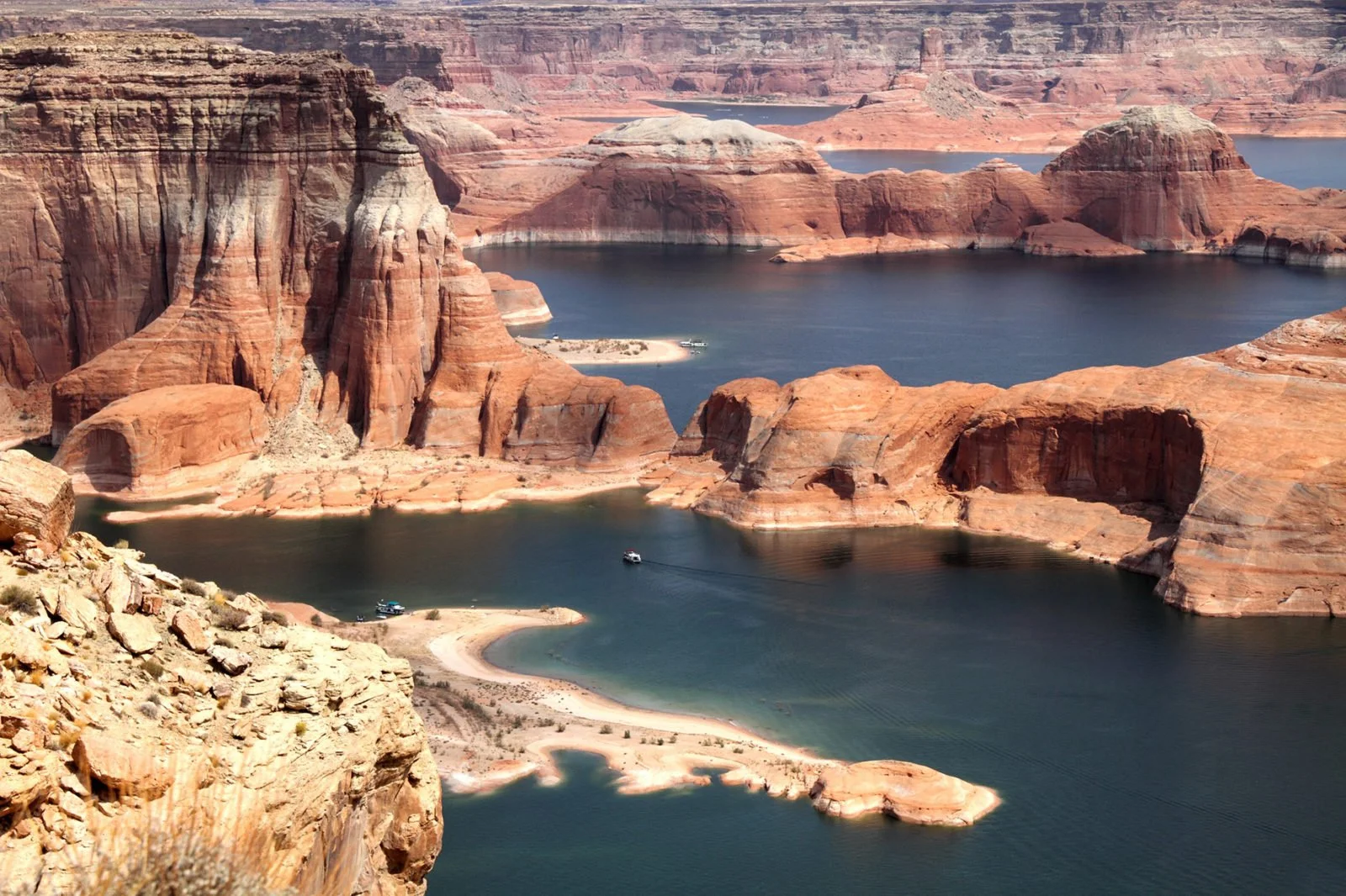 lake-powell-1600x1066.jpg