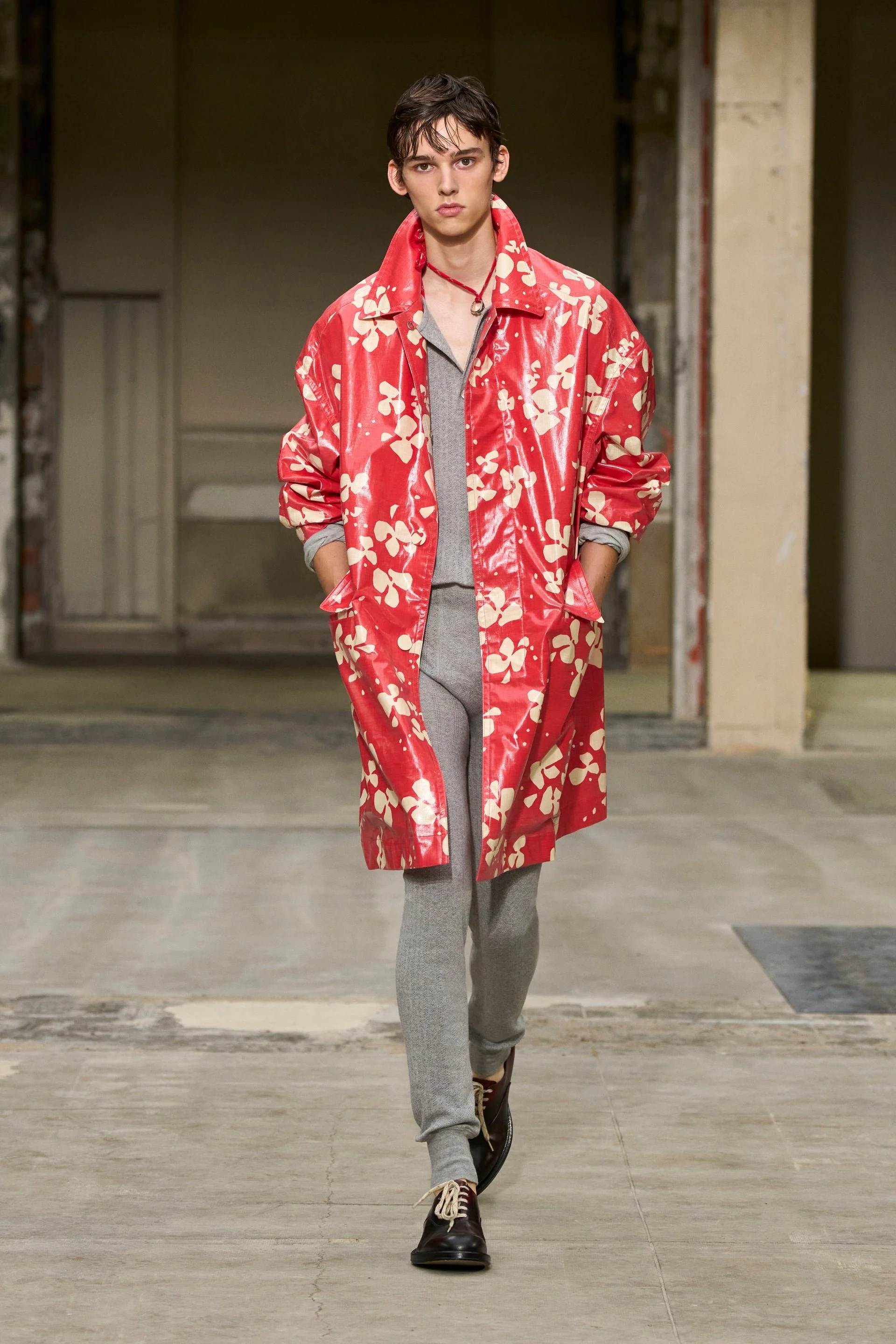 DRIES_VAN_NOTEN_SS25_2732x4098_LOOKS_05_c61f458b-efdc-40a9-b02f-367b9be4daac.jpg