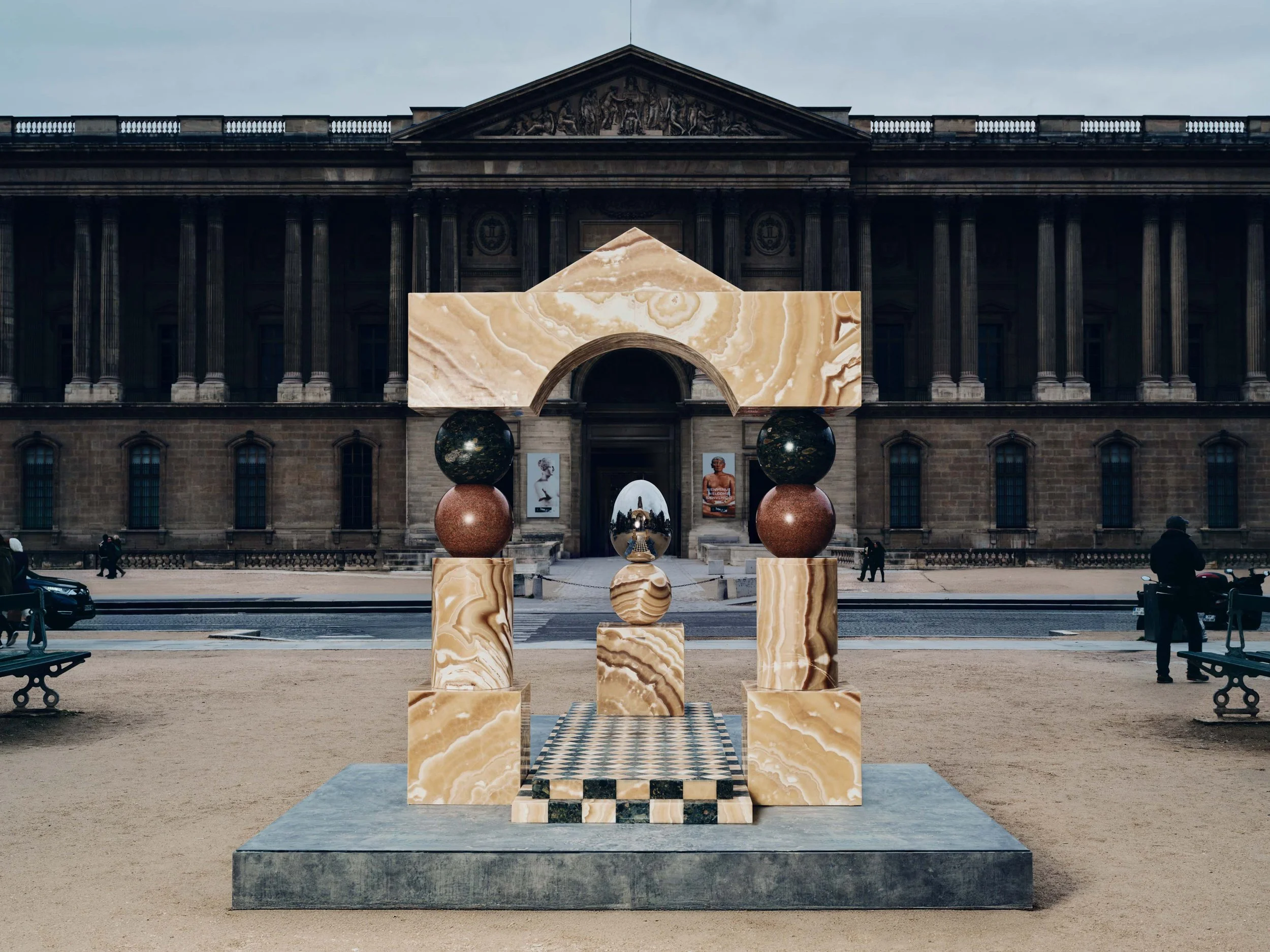 PEEKING THROUGH PILAR ZETA’S ‘MIRROR GATE II’ IN PARIS