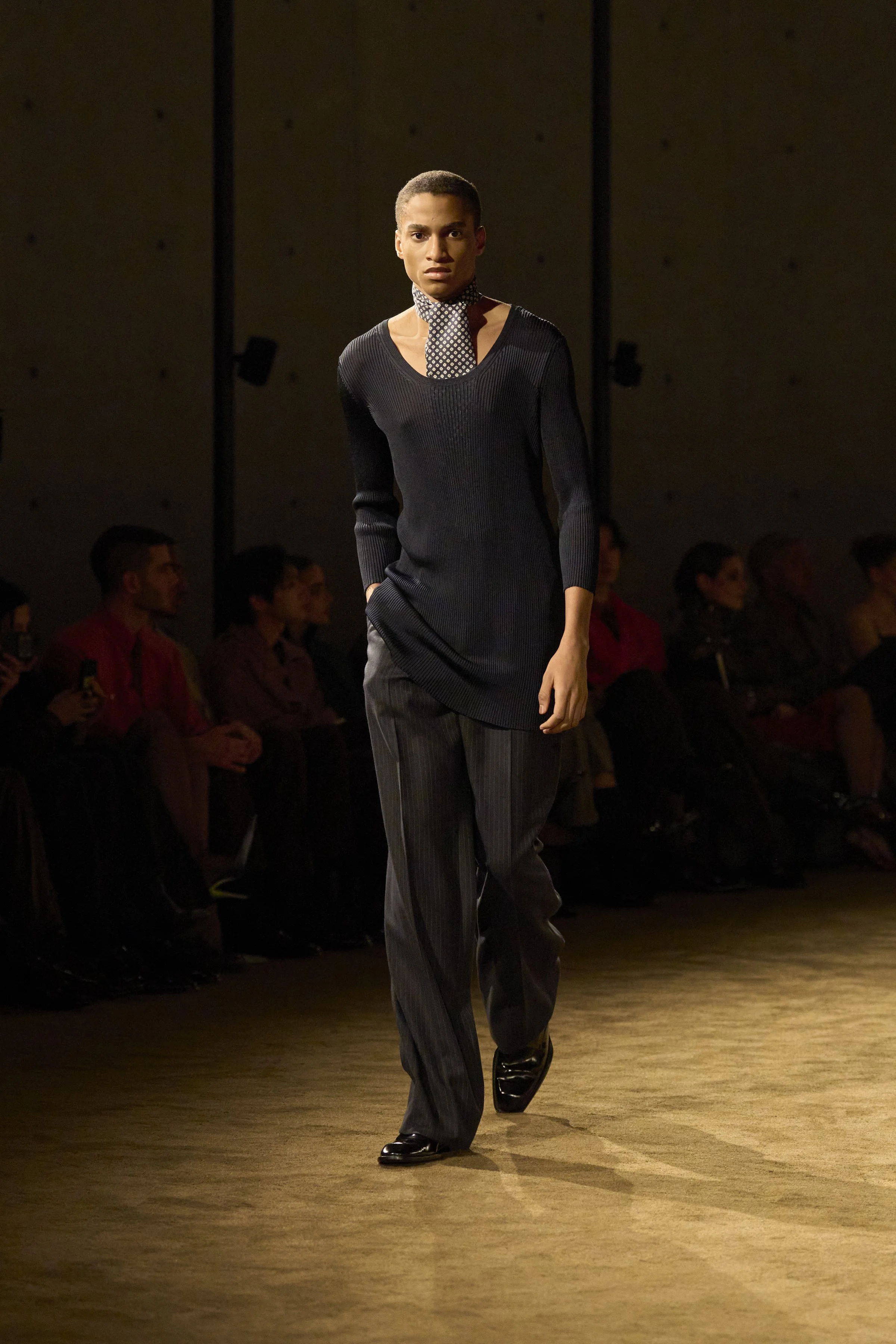 SAINT_LAURENT_FASHION_SHOW_MEN_WINTER26_RUNWAY_HR_22.jpg