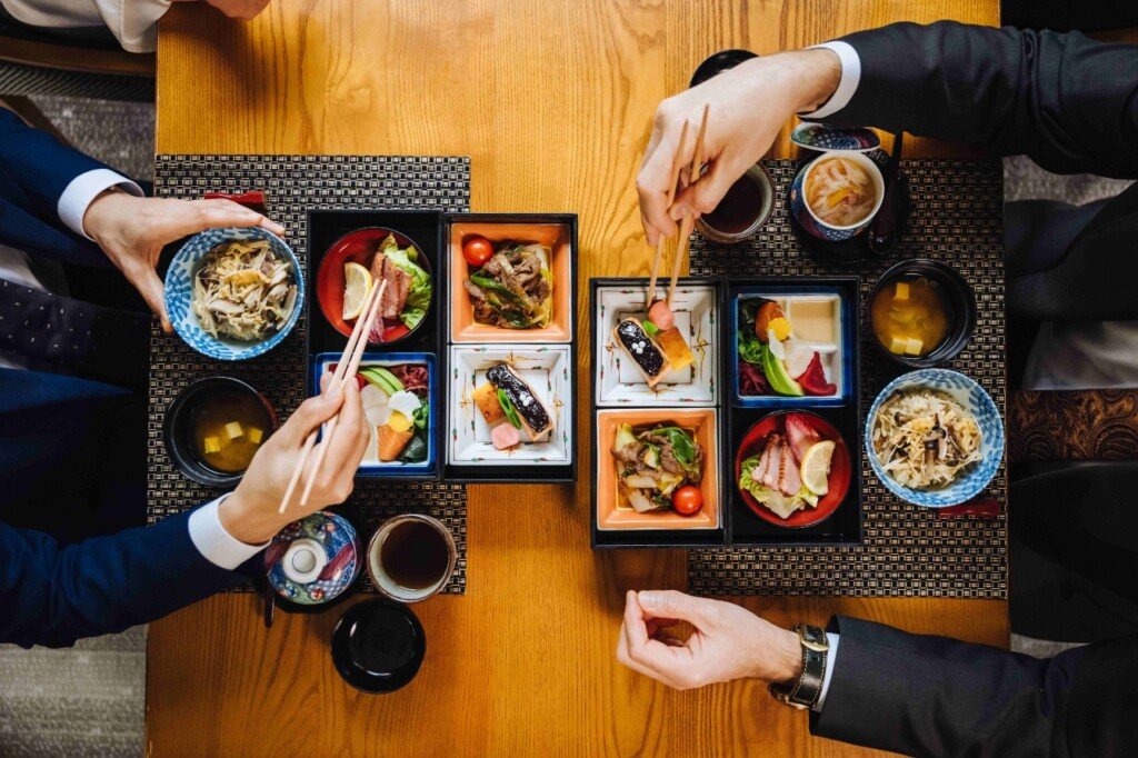 KIRI: A MODERN TWIST ON THE BENTO