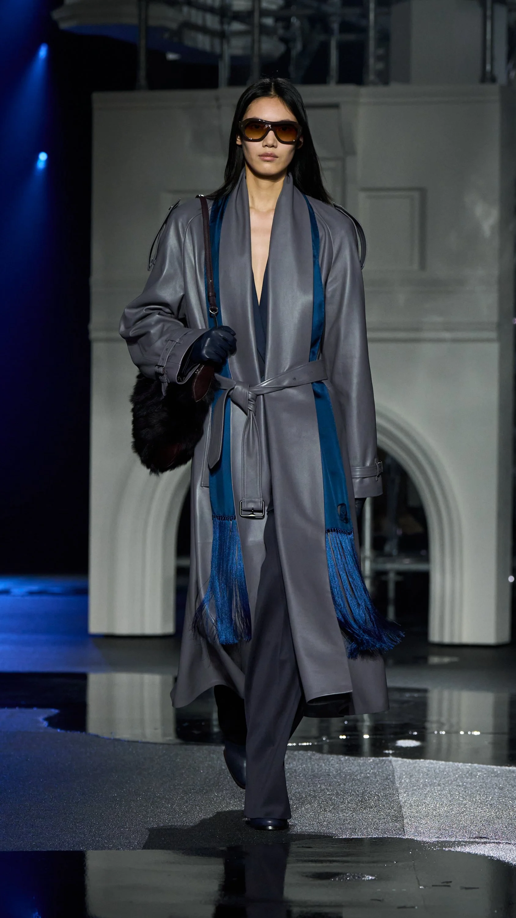 Burberry Winter 2026 Show Fronts - Look 39.jpg