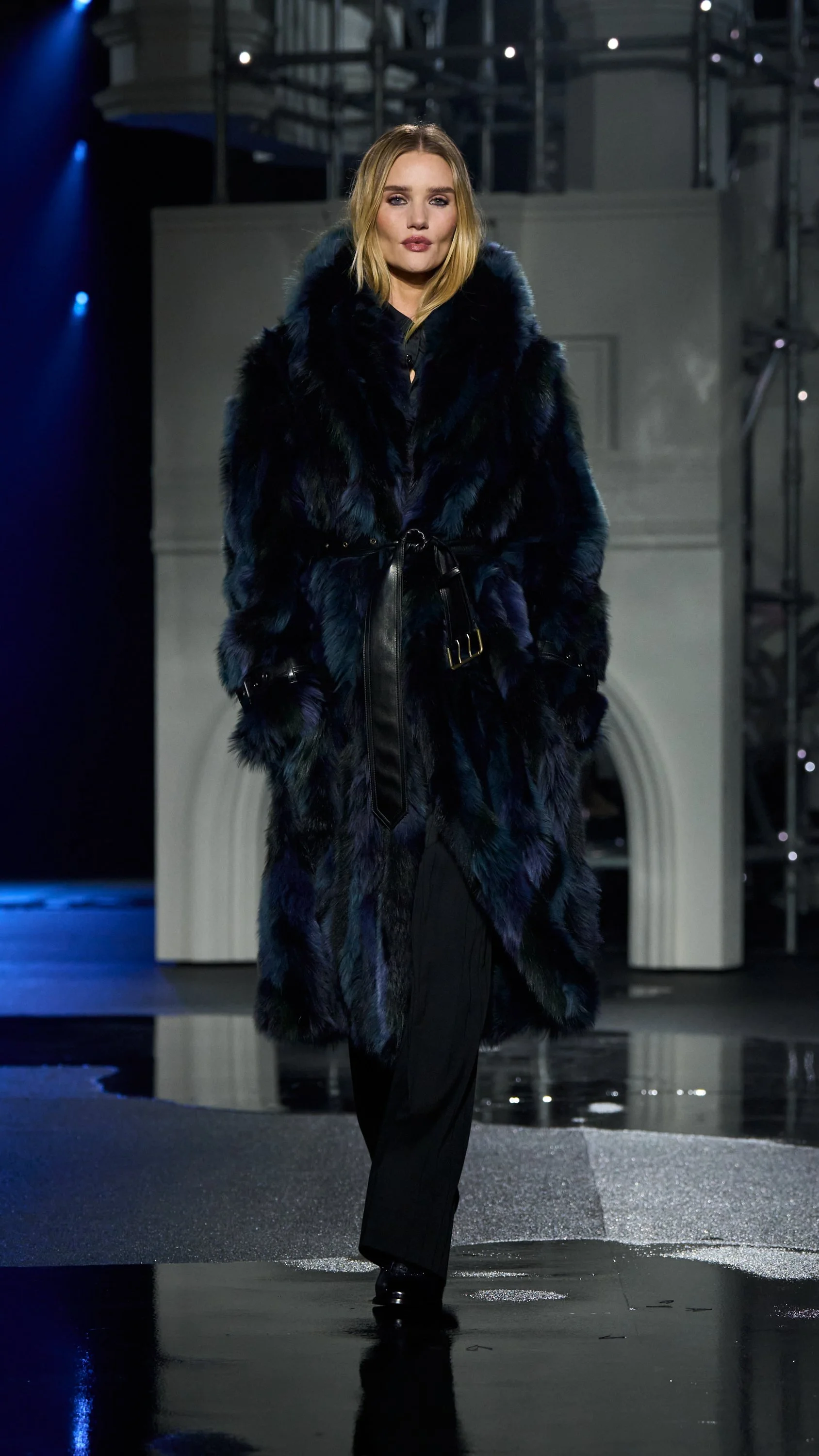 Burberry Winter 2026 Show Fronts - Look 48.jpg