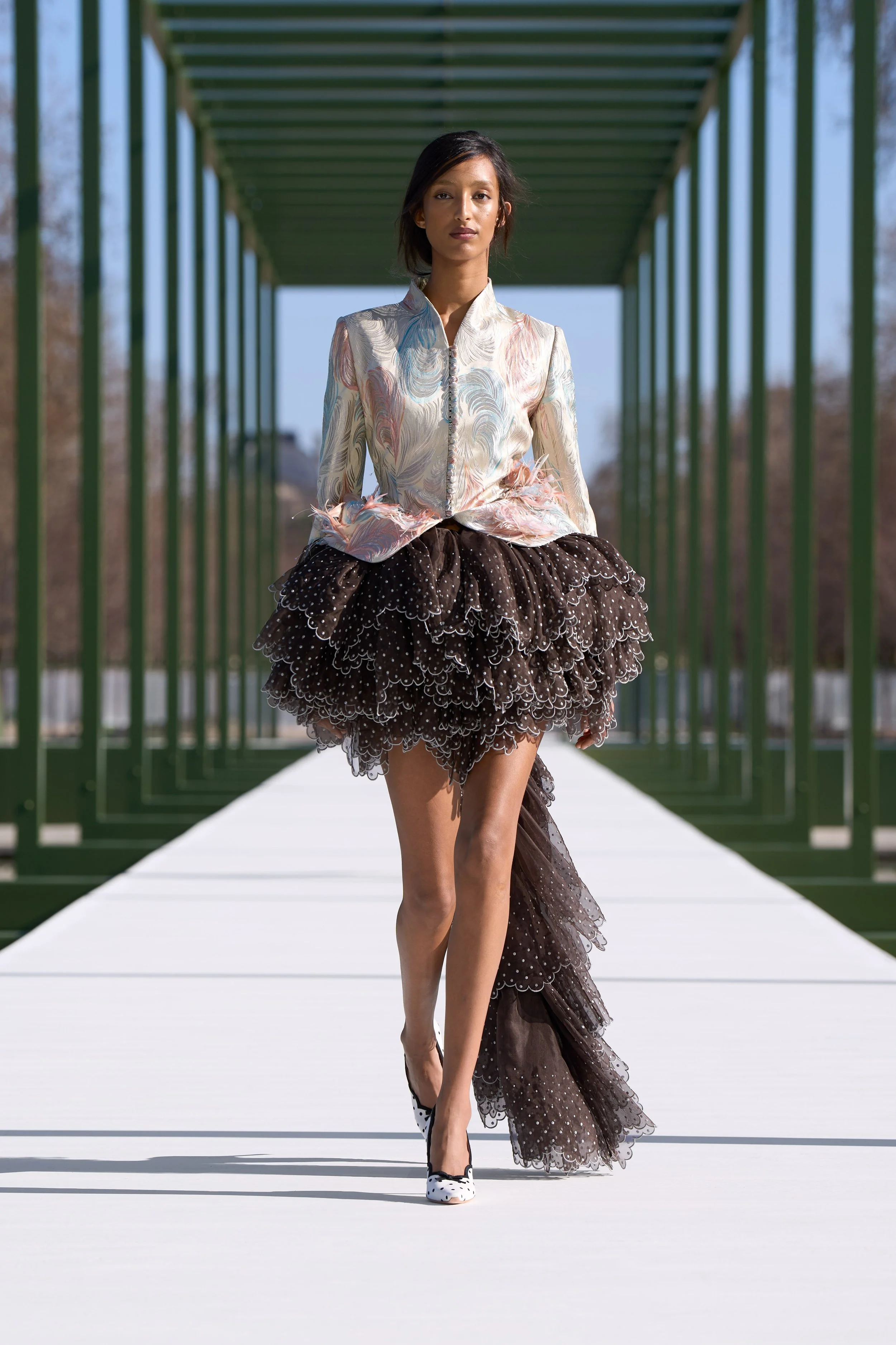 DIOR_W_RTW_FW2627_FRONT_LOOK_03_2x3.jpg