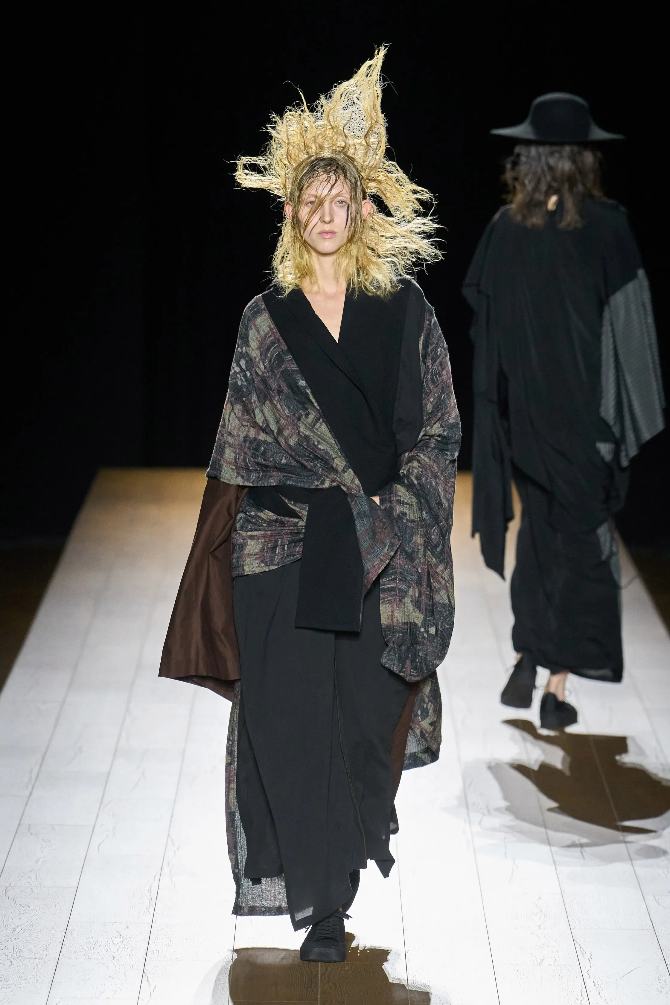 00006-yohji-yamamoto-fall-2026-ready-to-wear-credit-gorunway.jpg.webp