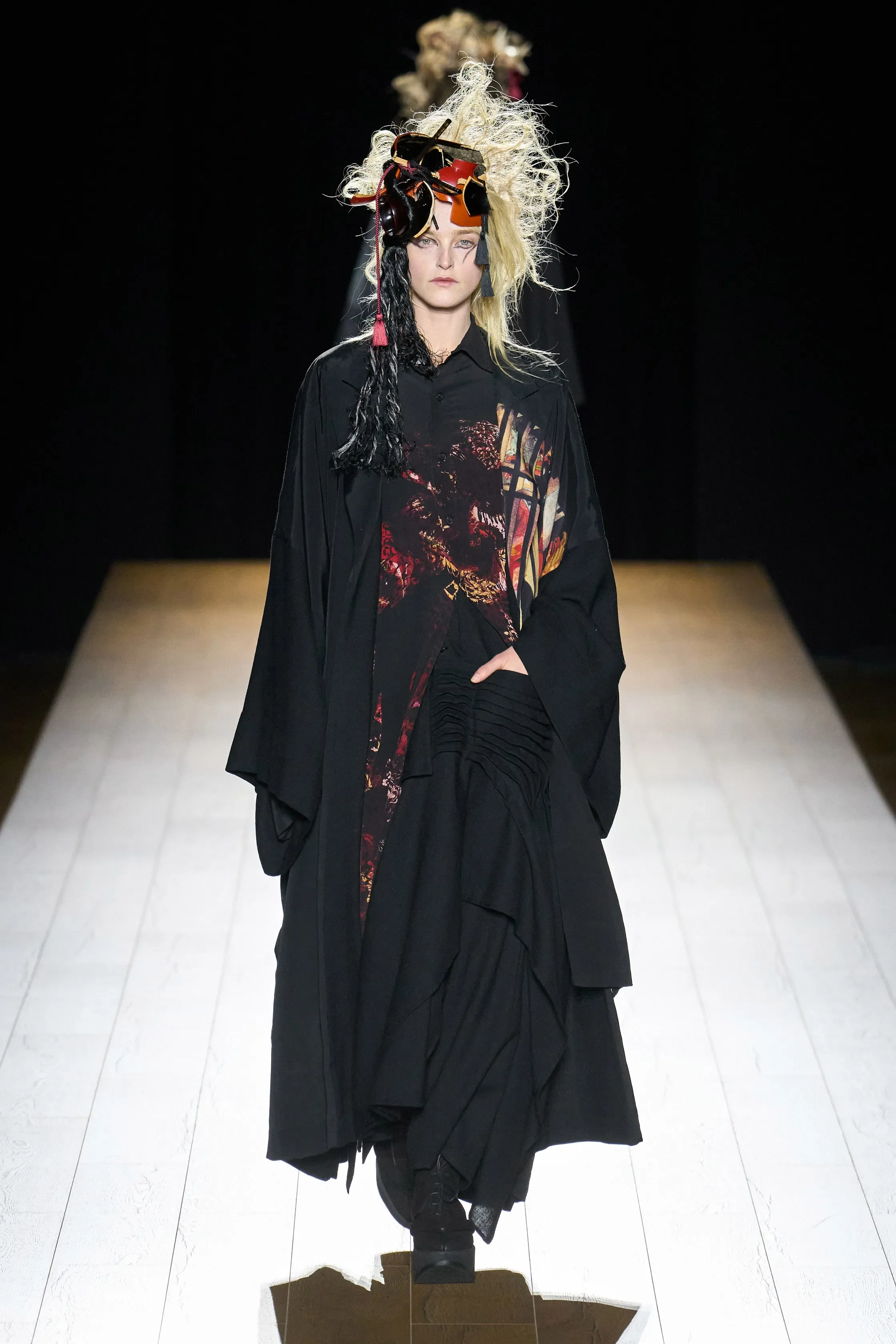 00040-yohji-yamamoto-fall-2026-ready-to-wear-credit-gorunway.jpg.webp
