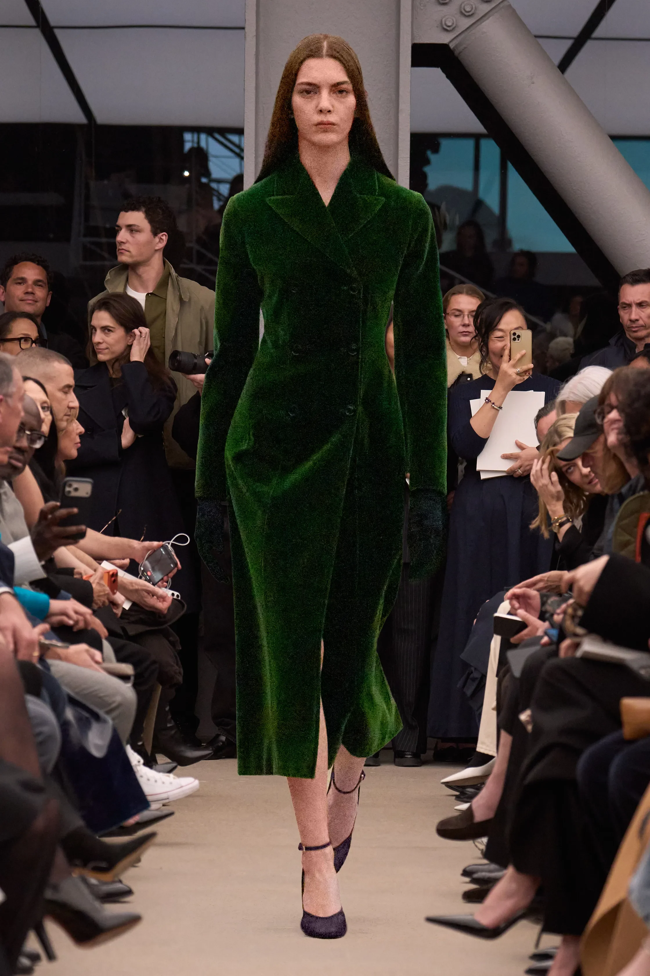 00006-alaia-fall-2026-ready-to-wear-credit-brand.jpg.webp