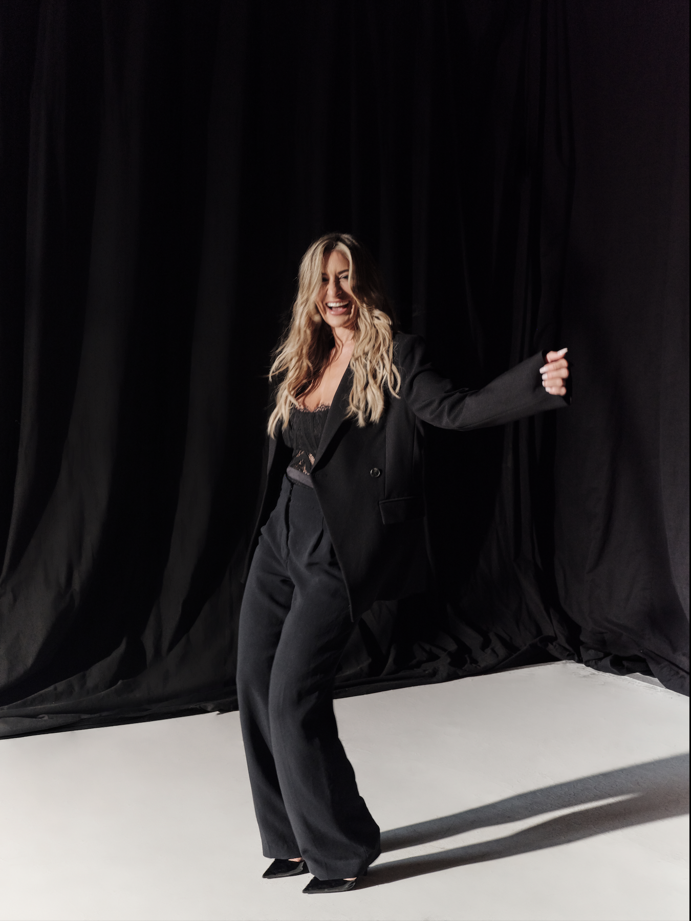 IN CONVERSATION WITH NICOLE TRAVOLTA