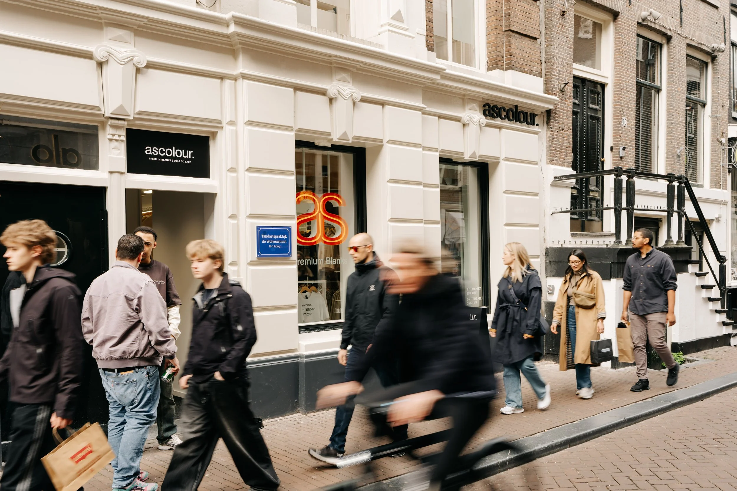 AS COLOUR OPENS ITS FIRST EUROPEAN STORE IN AMSTERDAM